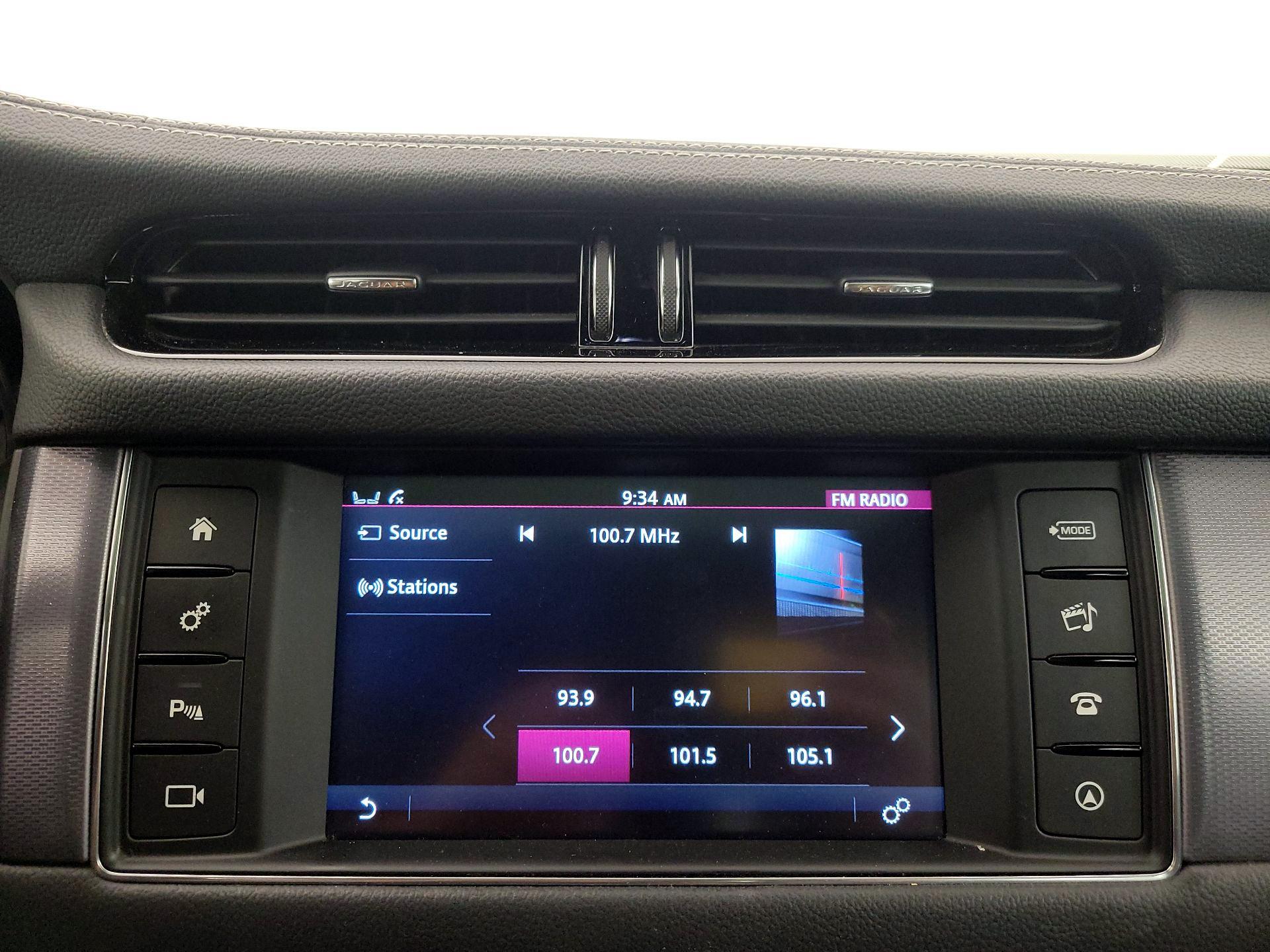 Thumbnail: 2016 Jaguar XF - 16