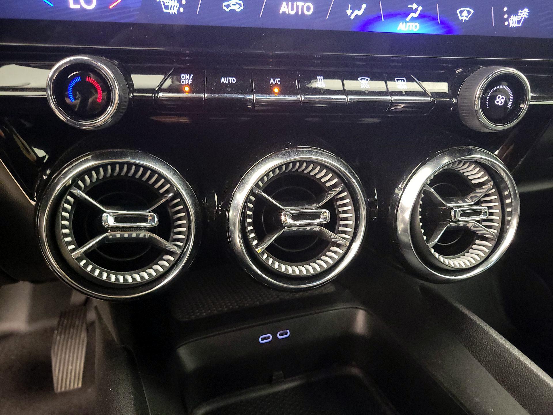 Thumbnail: 2025 Chevrolet Blazer EV - 17