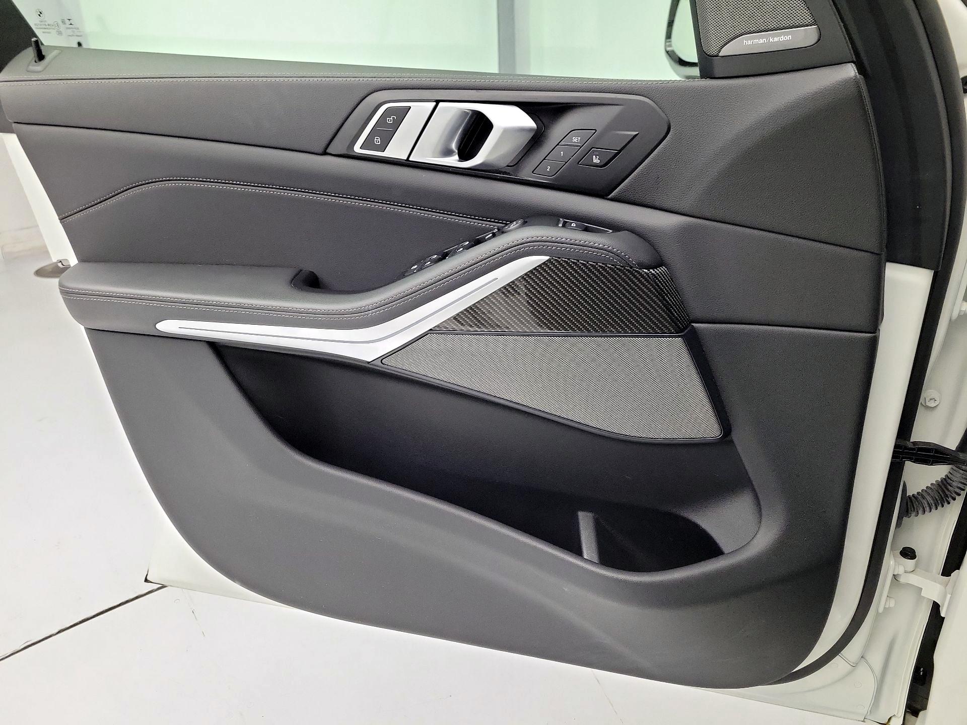 Thumbnail: 2022 BMW X5 - 12