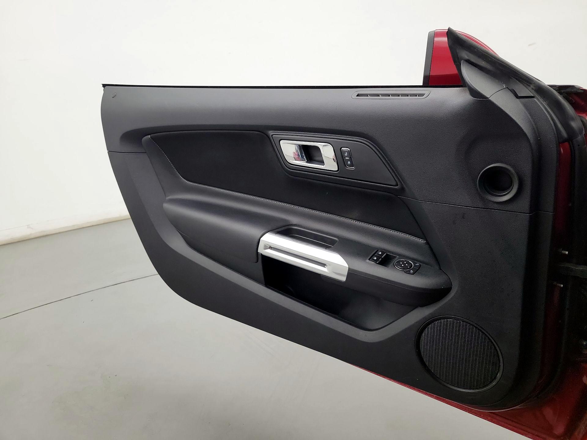 Thumbnail: 2017 Ford Mustang - 12