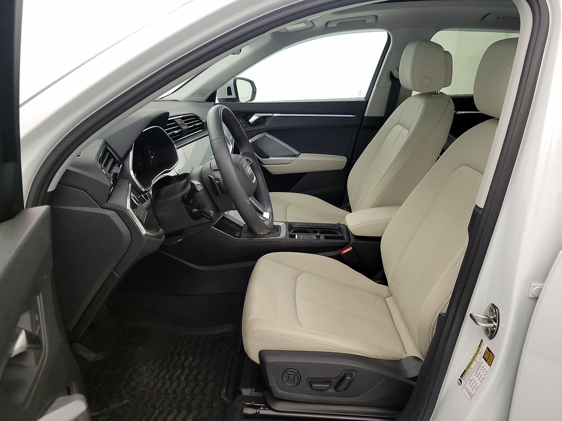 Thumbnail: 2025 Audi Q3 - 11