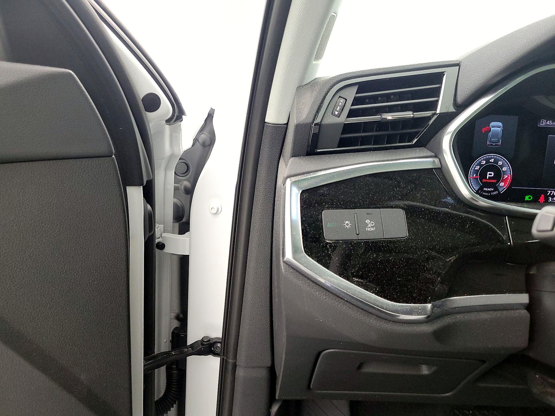 Thumbnail: 2025 Audi Q3 - 13