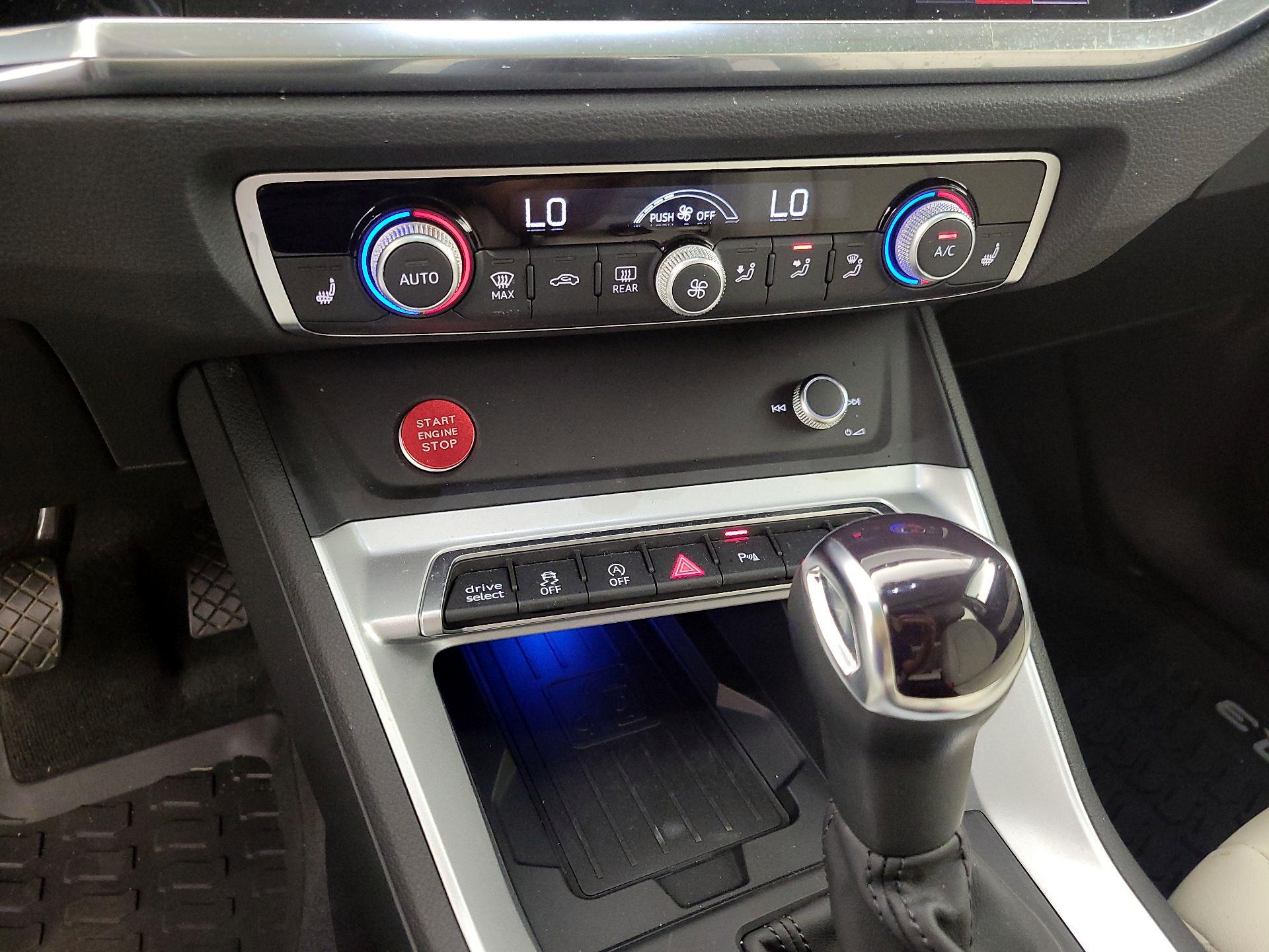 Thumbnail: 2025 Audi Q3 - 17