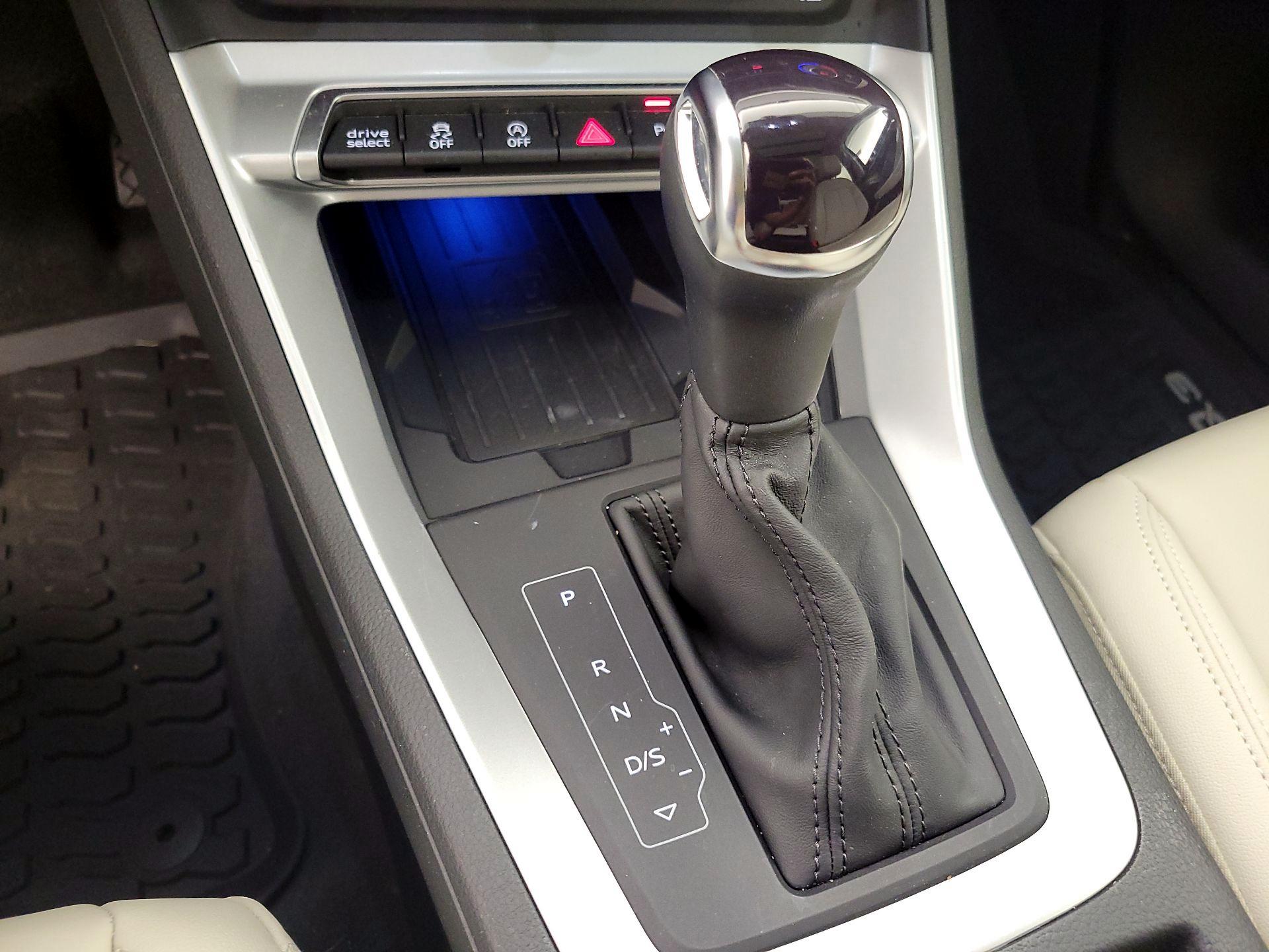 Thumbnail: 2025 Audi Q3 - 18