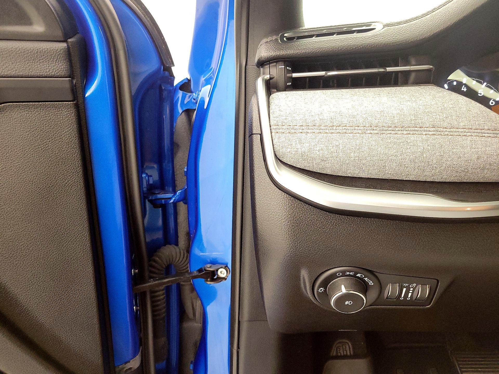 Thumbnail: 2023 Jeep Compass - 13