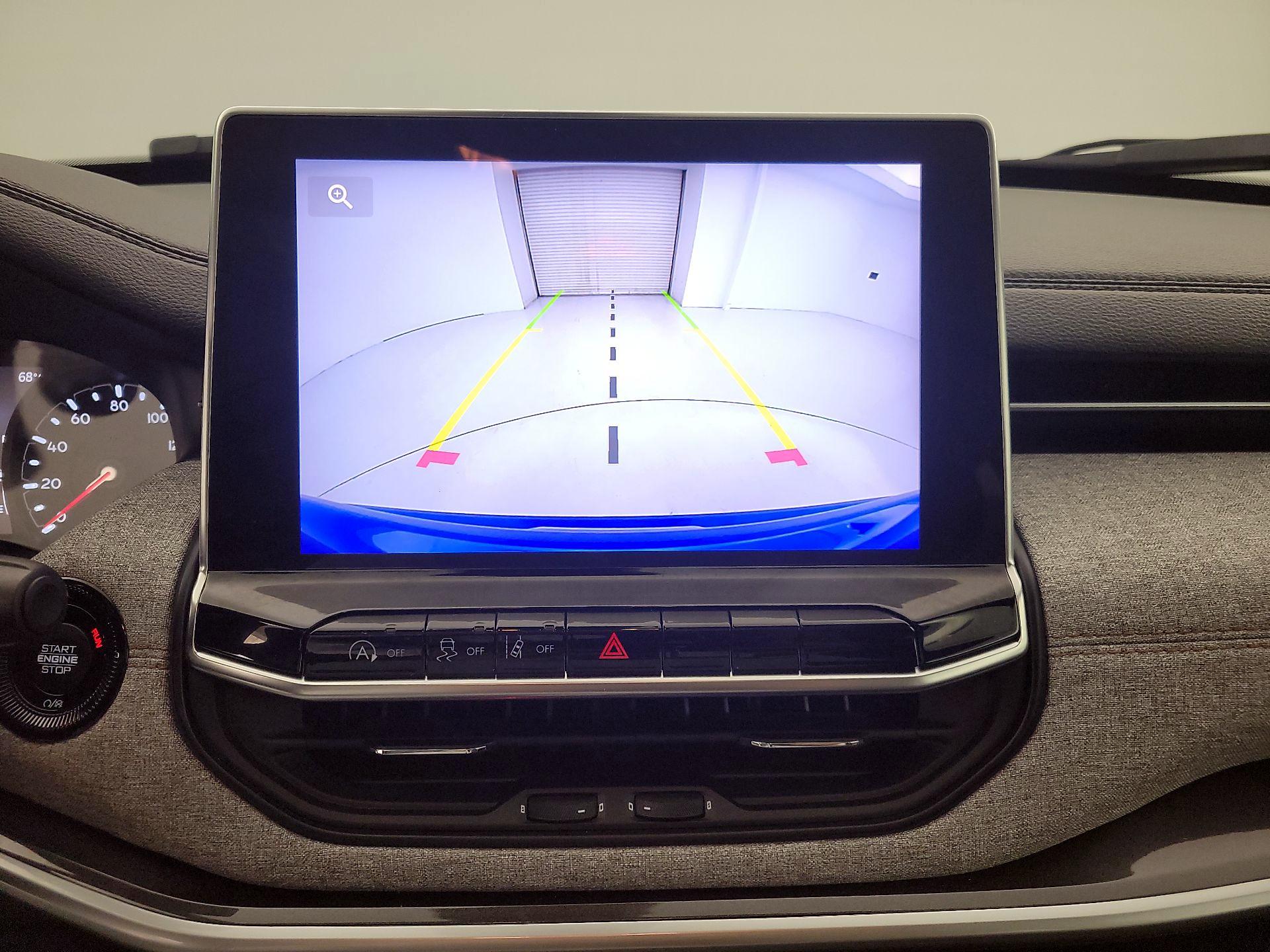 Thumbnail: 2023 Jeep Compass - 14