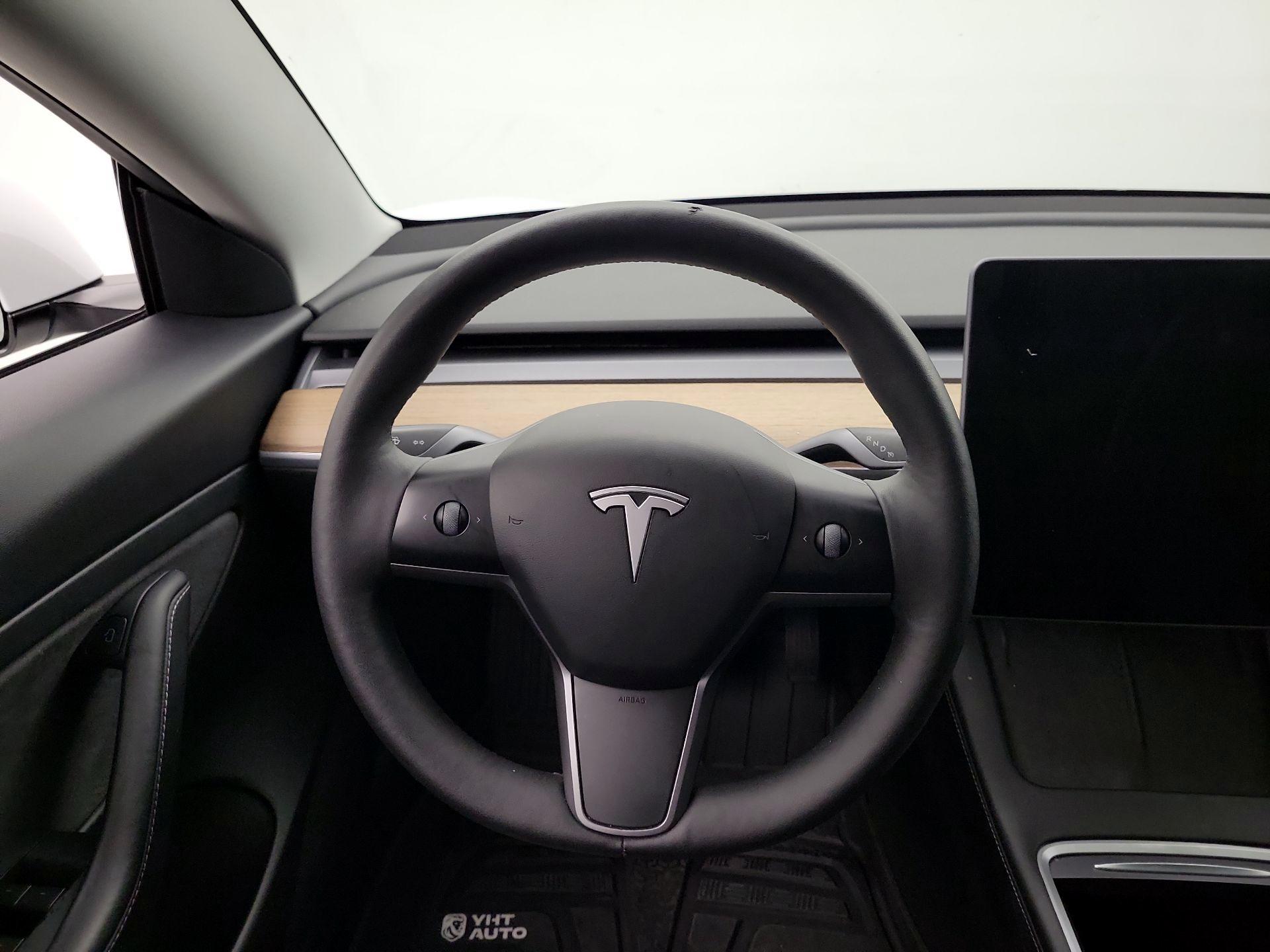 Thumbnail: 2021 Tesla Model 3 - 10