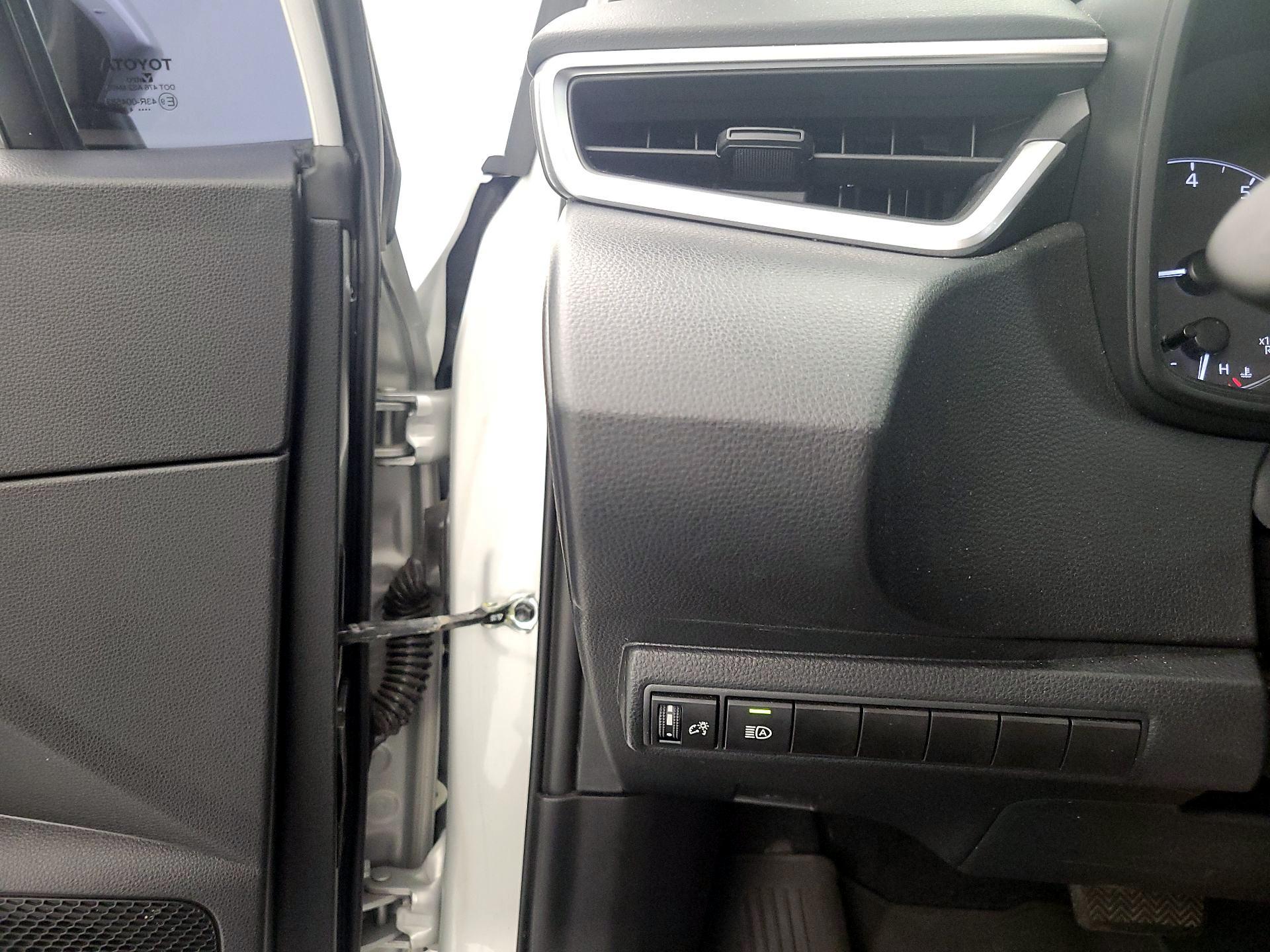 Thumbnail: 2024 Toyota Corolla - 13