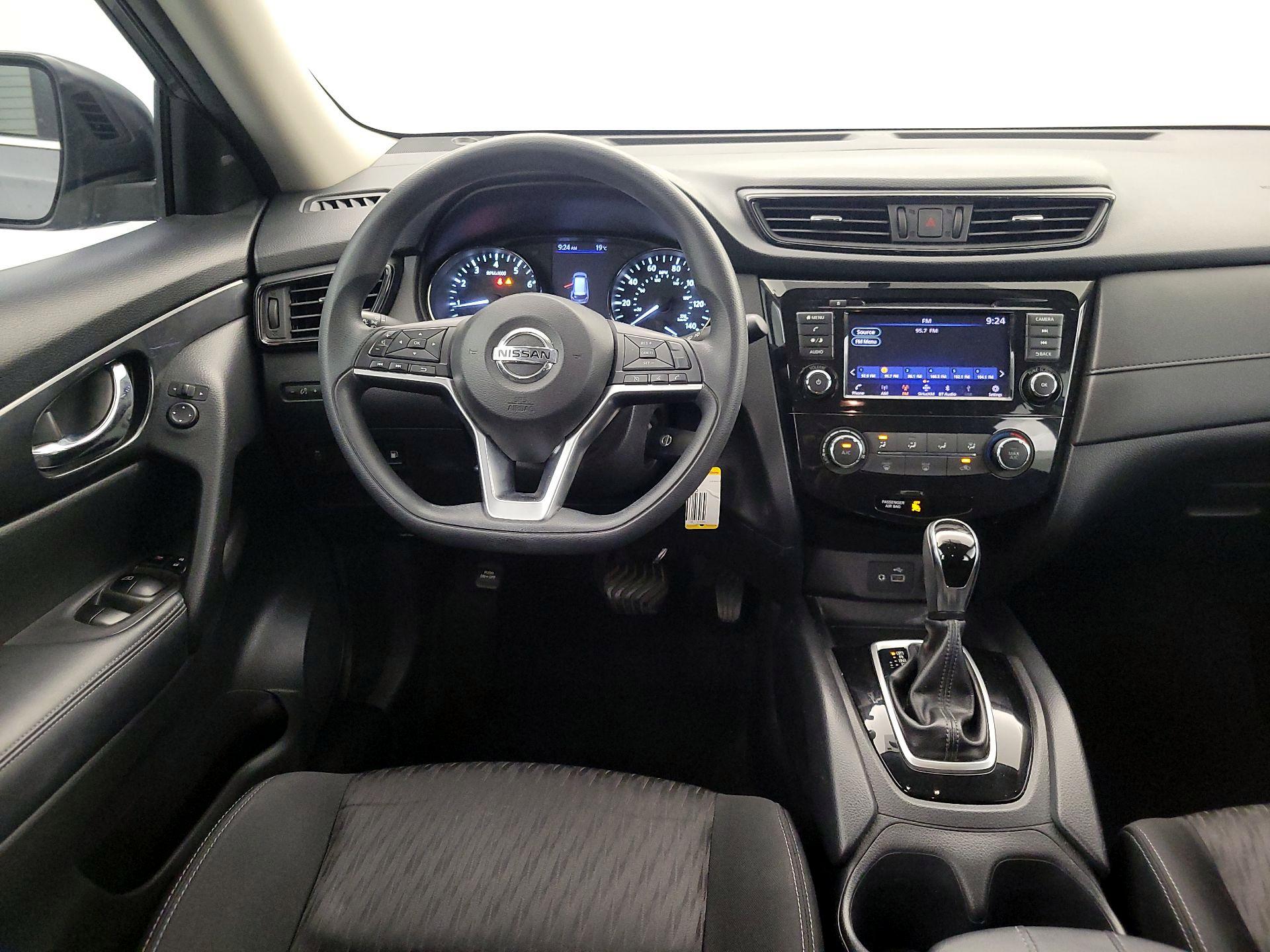 Thumbnail: 2018 Nissan Rogue - 10