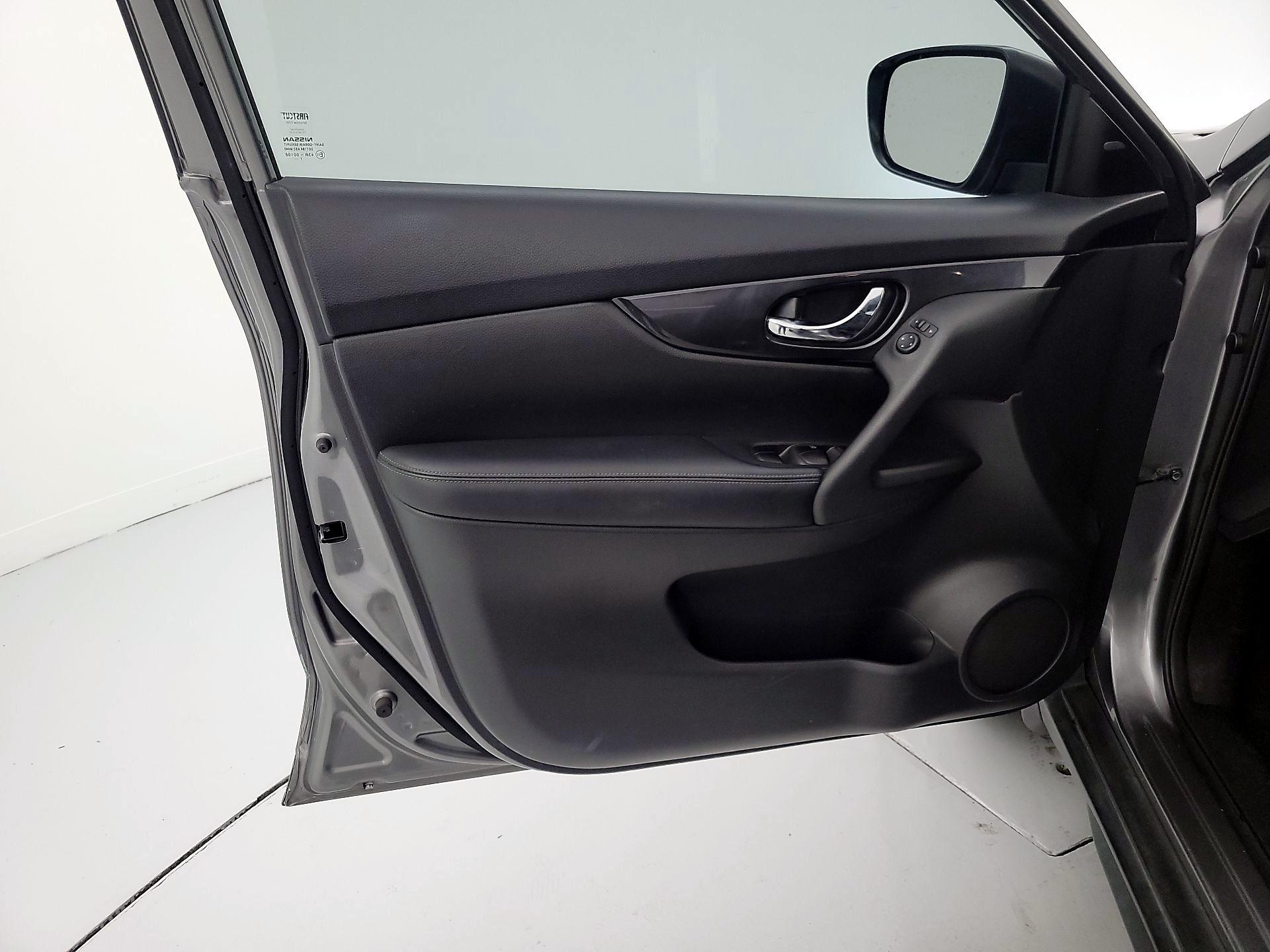 Thumbnail: 2018 Nissan Rogue - 12