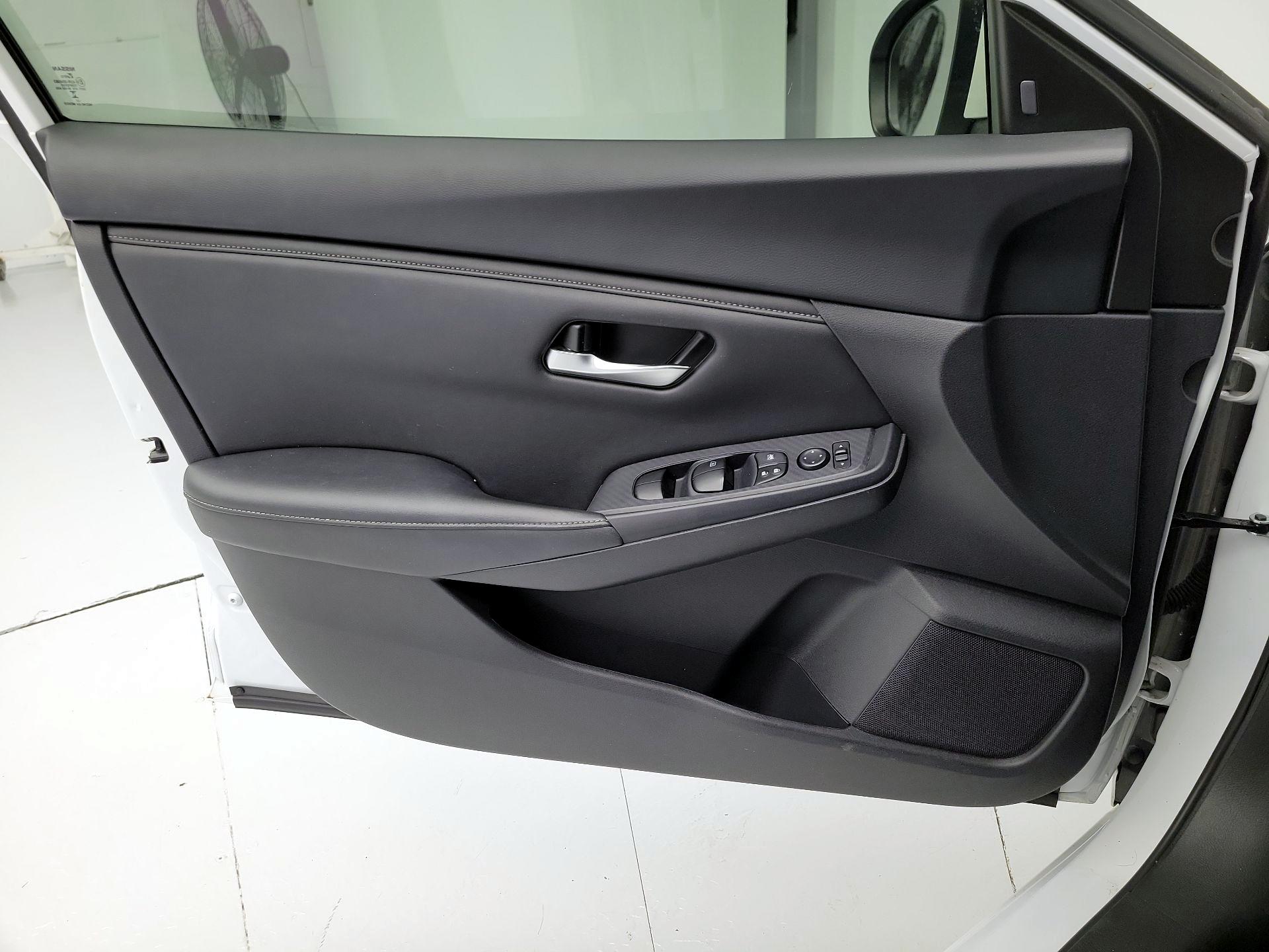 Thumbnail: 2023 Nissan Sentra - 12