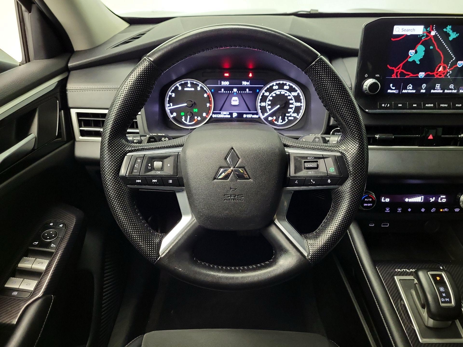 Thumbnail: 2022 Mitsubishi Outlander - 10