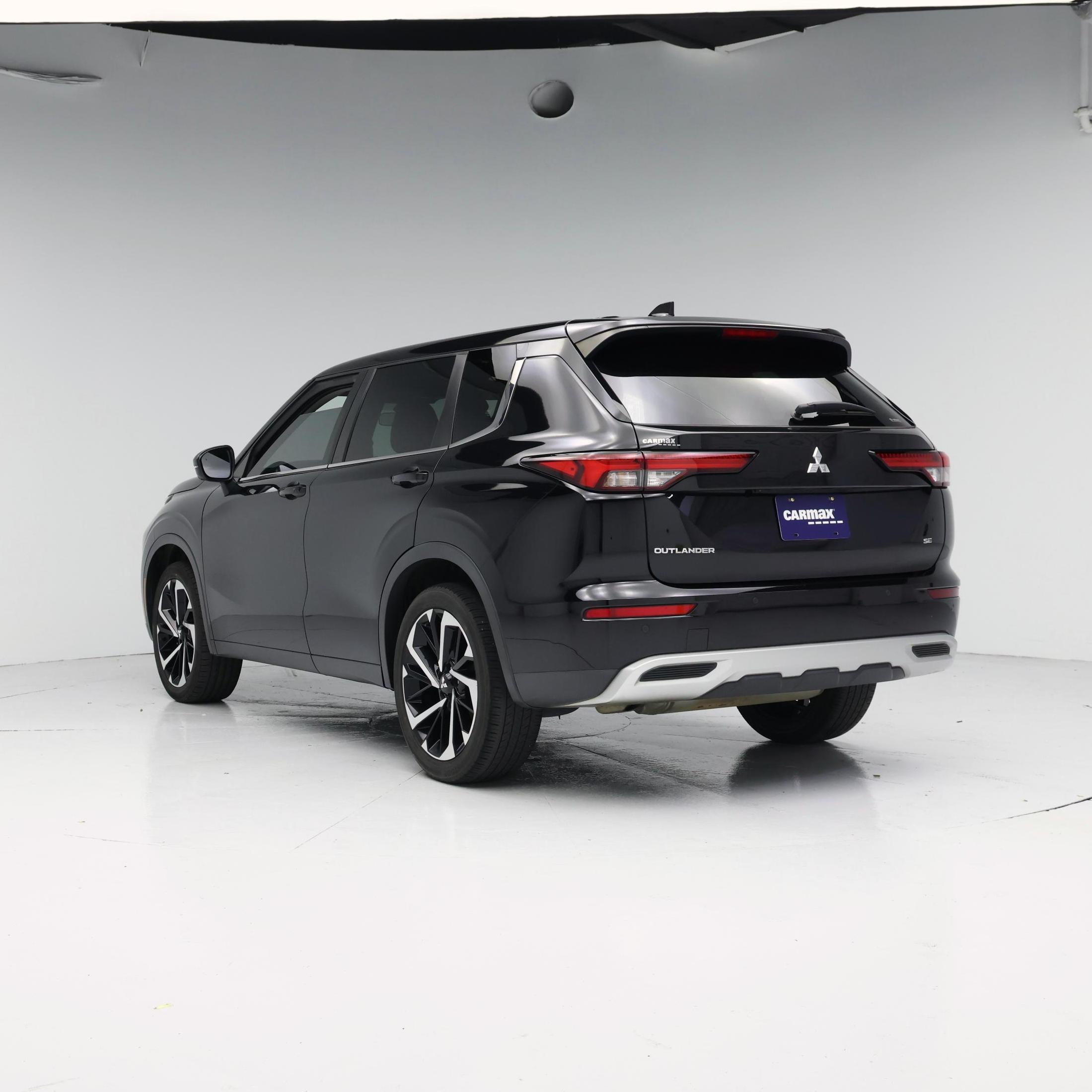 Thumbnail: 2022 Mitsubishi Outlander - 2