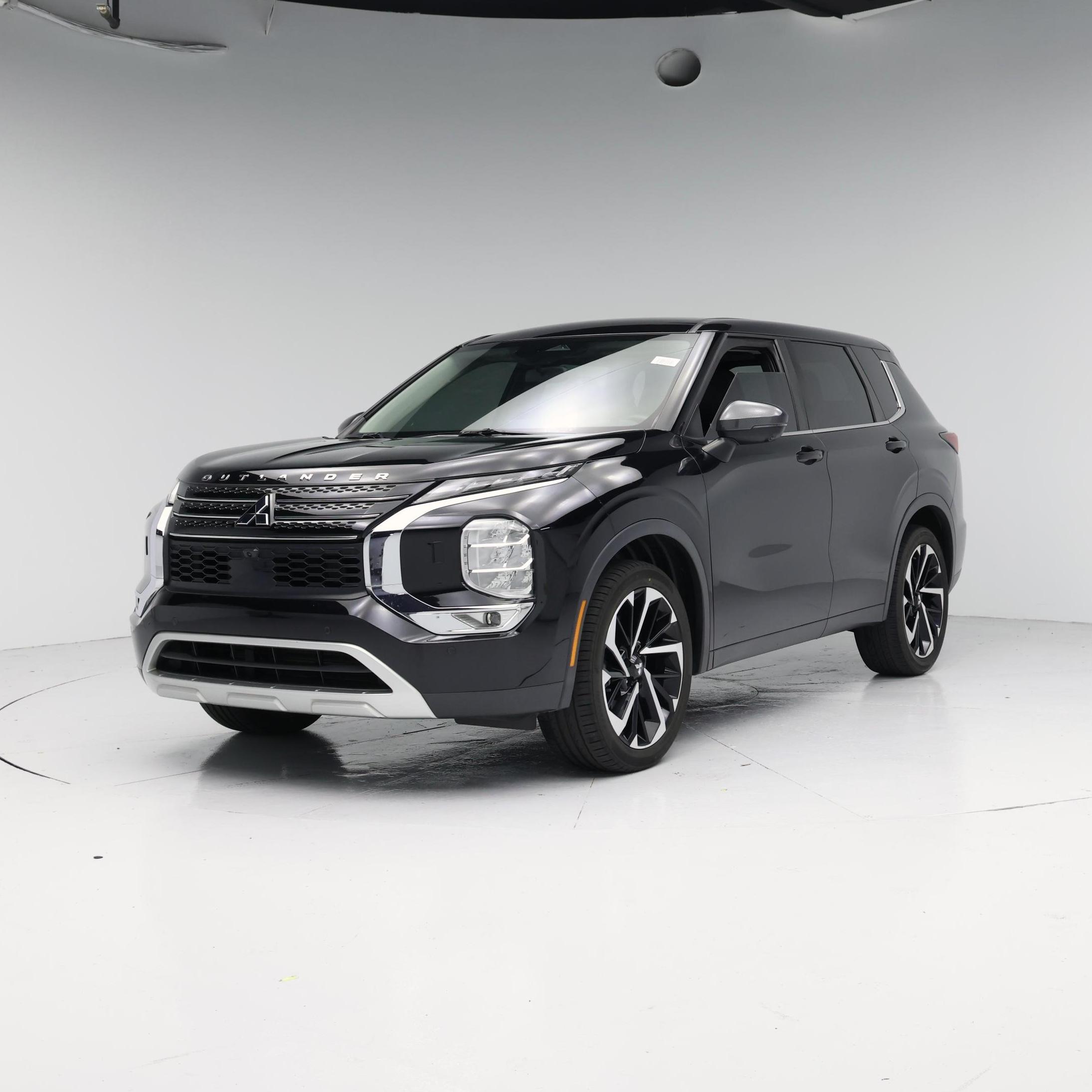 Thumbnail: 2022 Mitsubishi Outlander - 4
