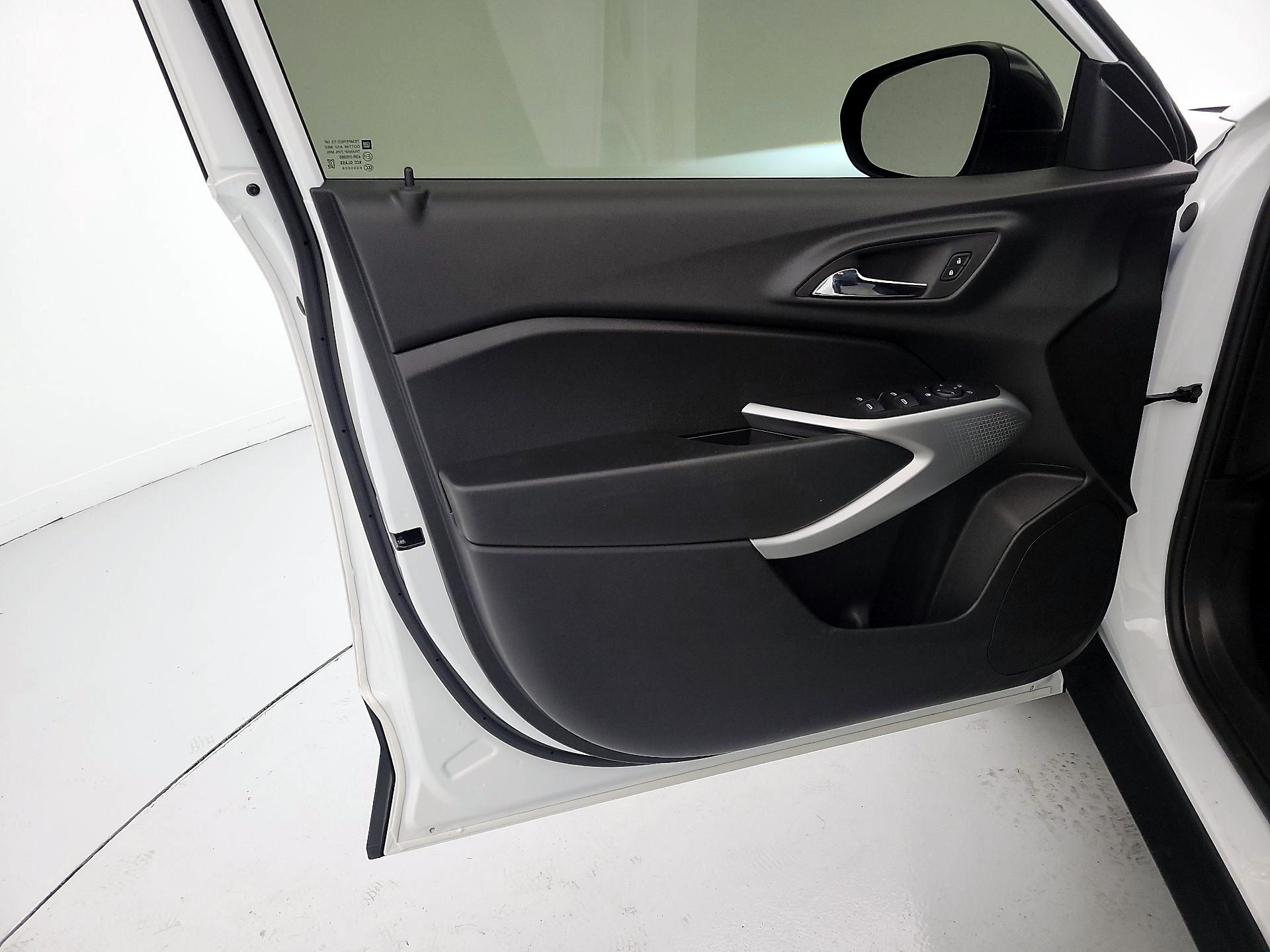 Thumbnail: 2025 Chevrolet Trax - 12