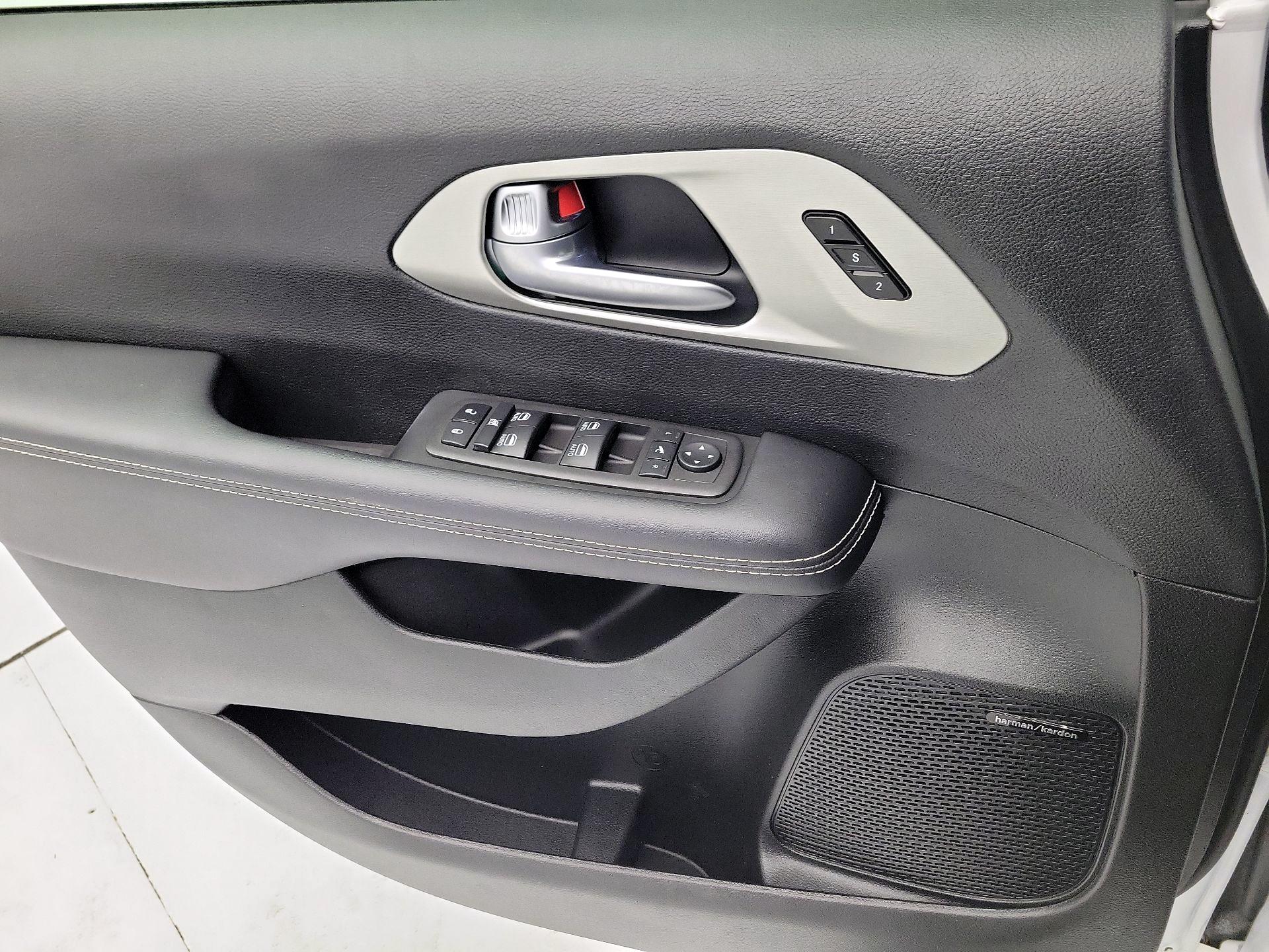 Thumbnail: 2024 Chrysler Pacifica - 12