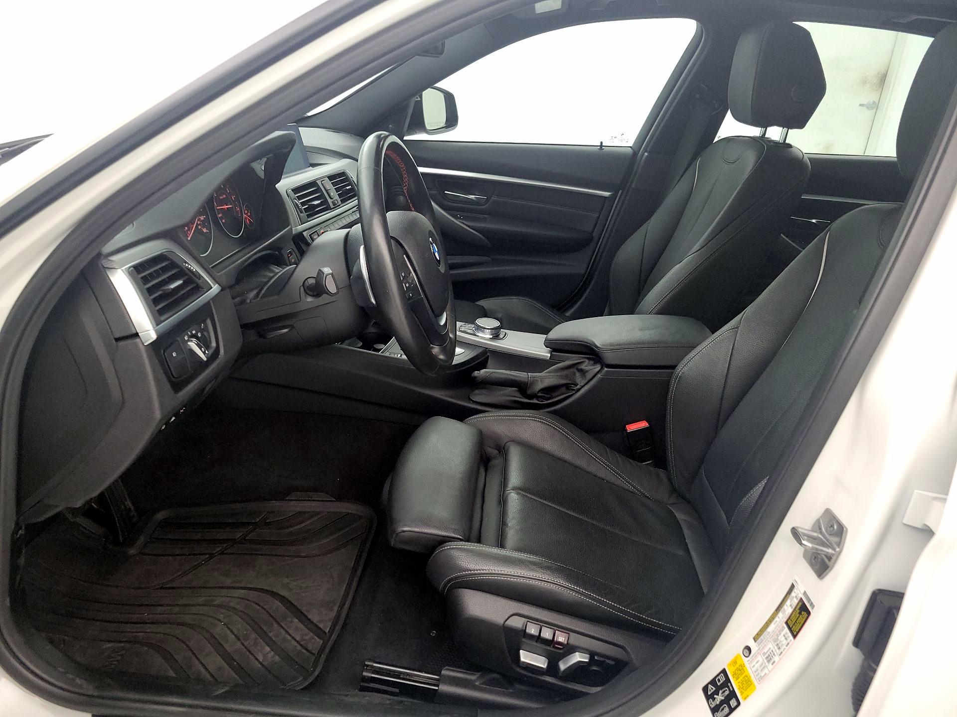 Thumbnail: 2018 BMW 3 Series - 11