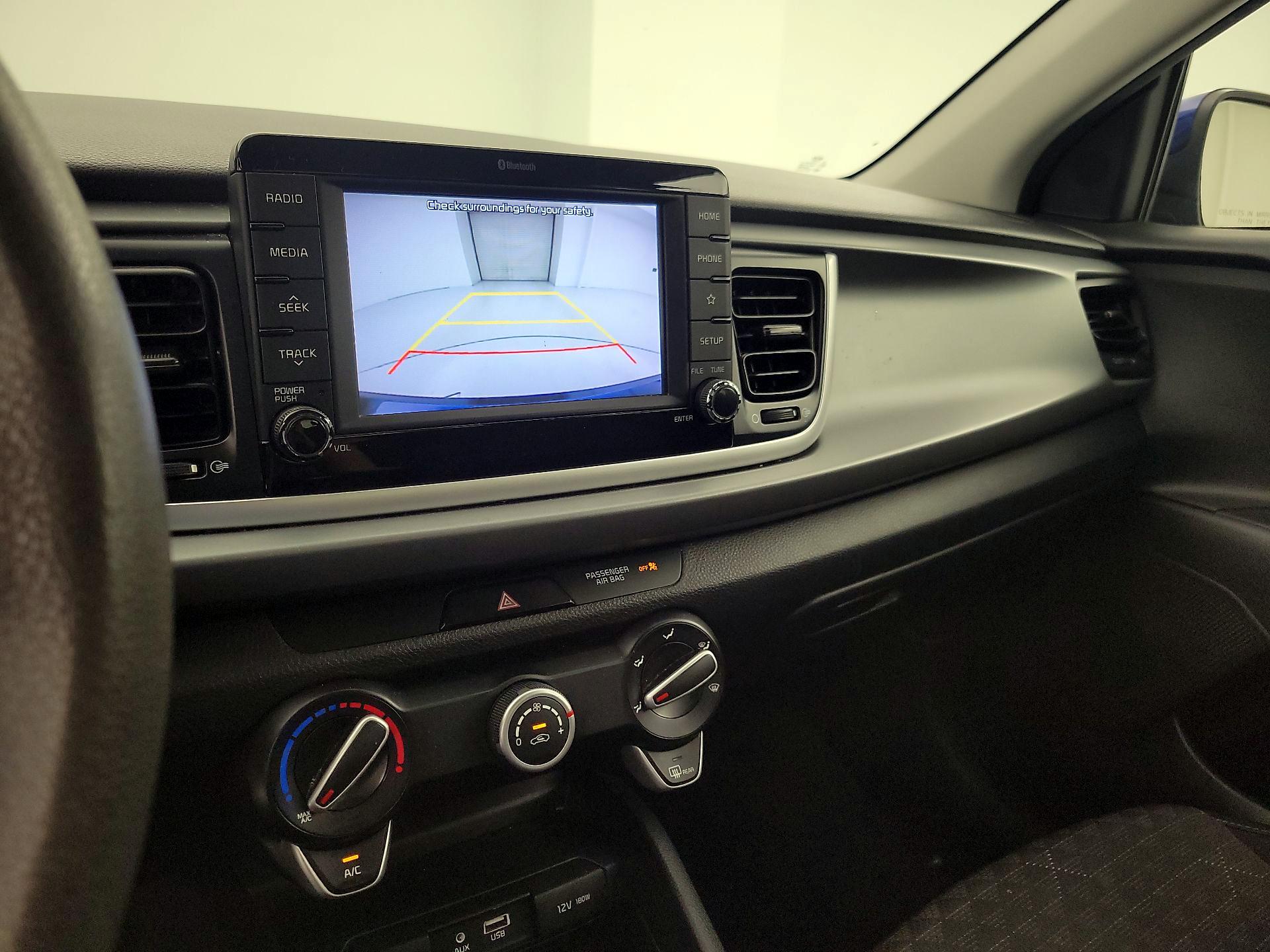 Thumbnail: 2019 Kia Rio - 14