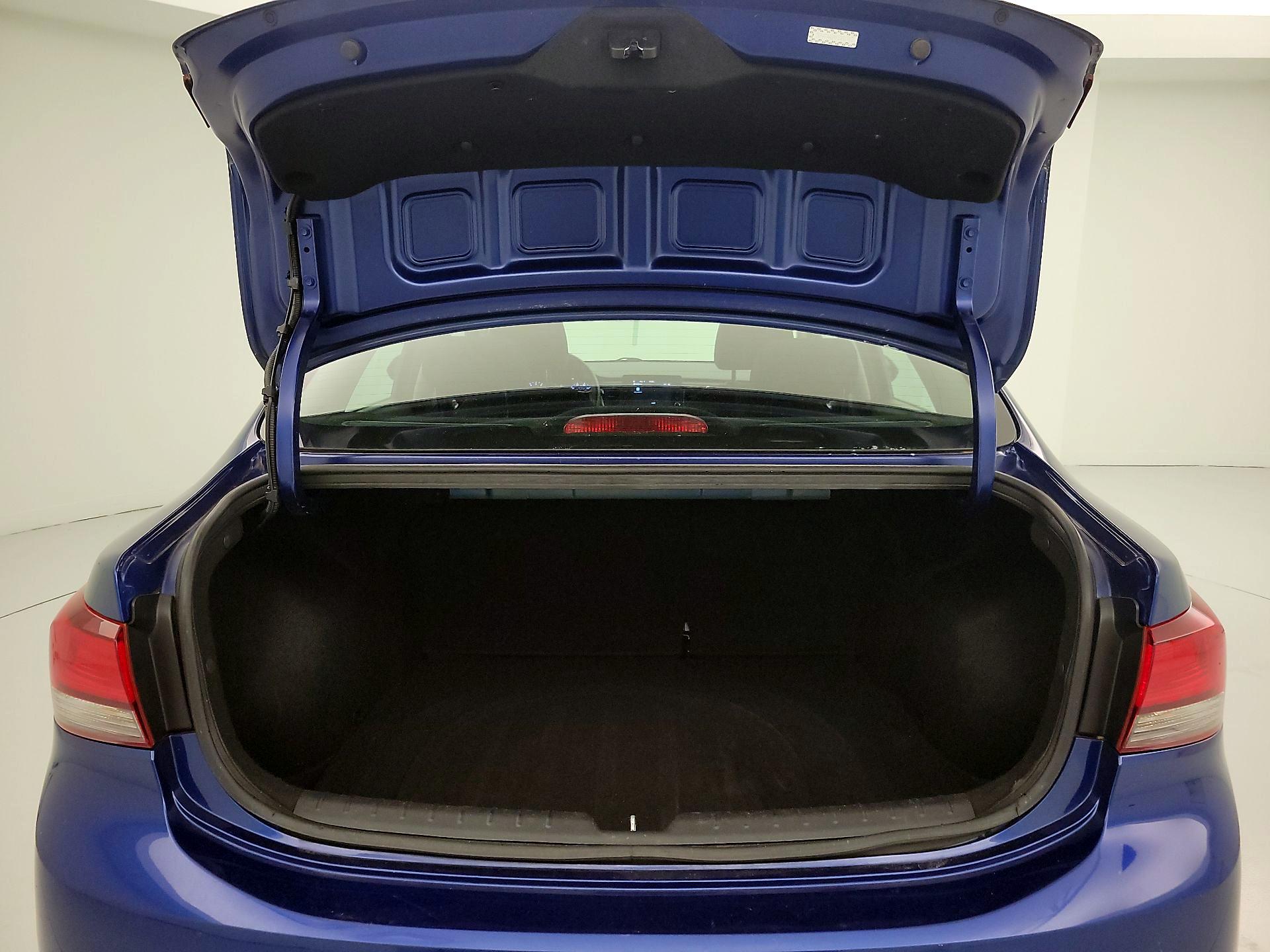 Thumbnail: 2019 Kia Rio - 20