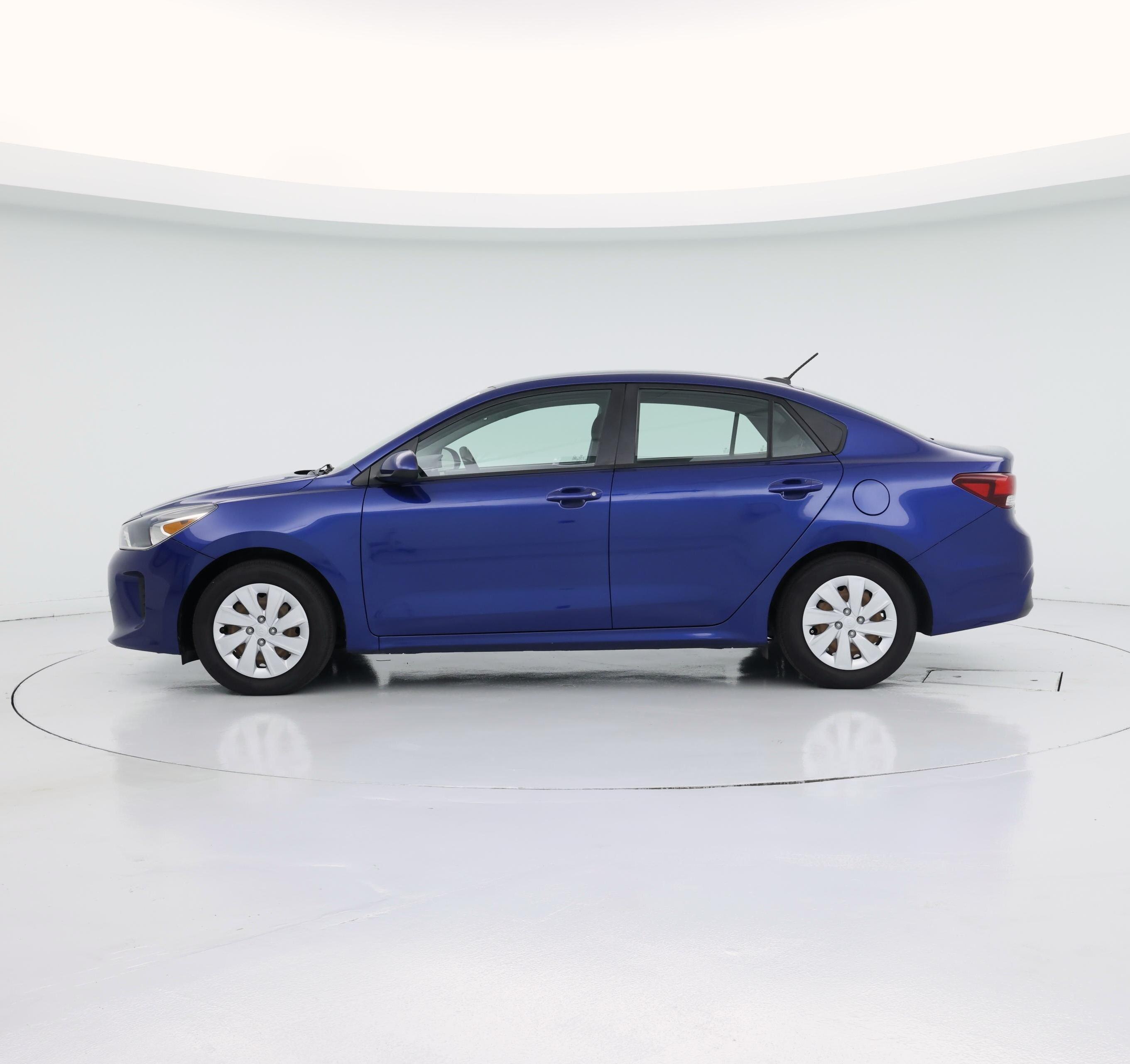 Thumbnail: 2019 Kia Rio - 3