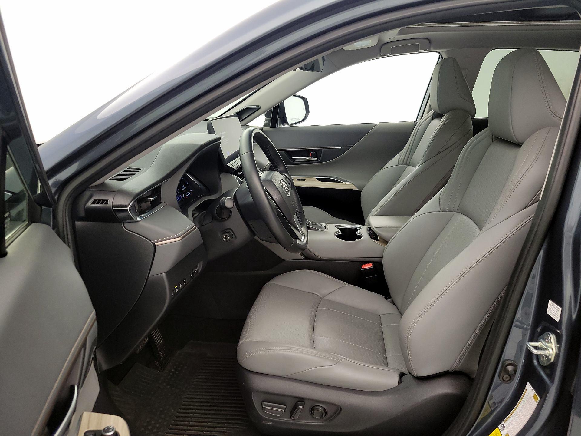 Thumbnail: 2023 Toyota Venza - 11