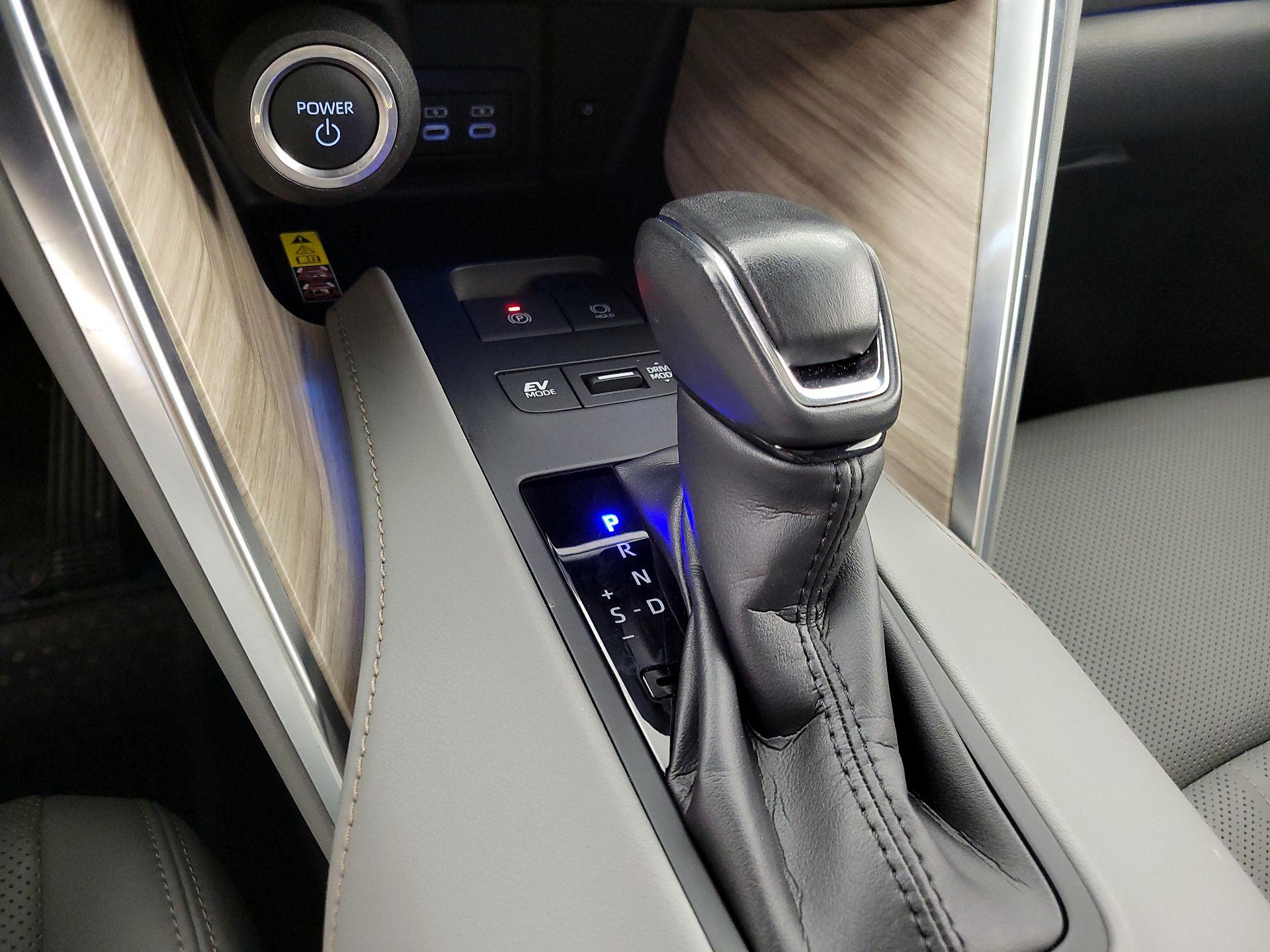 Thumbnail: 2023 Toyota Venza - 17