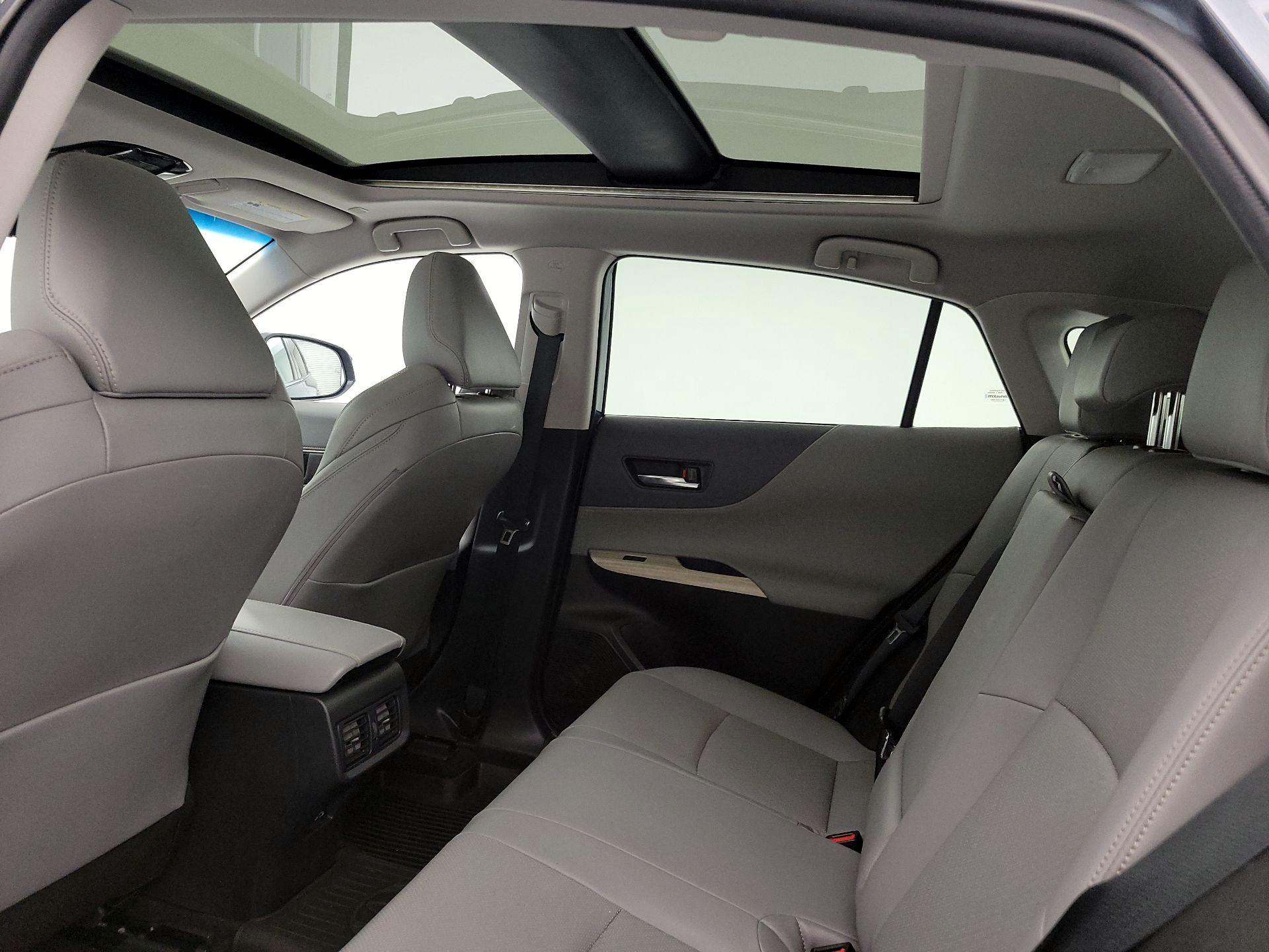 Thumbnail: 2023 Toyota Venza - 19