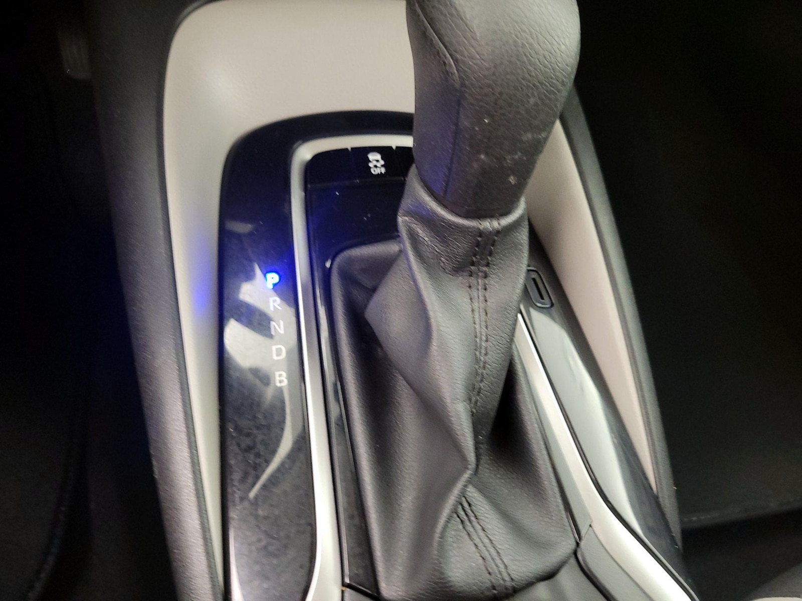 2024 Toyota Corolla LE - Photo 19