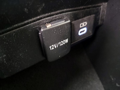 USB/AUX Ports