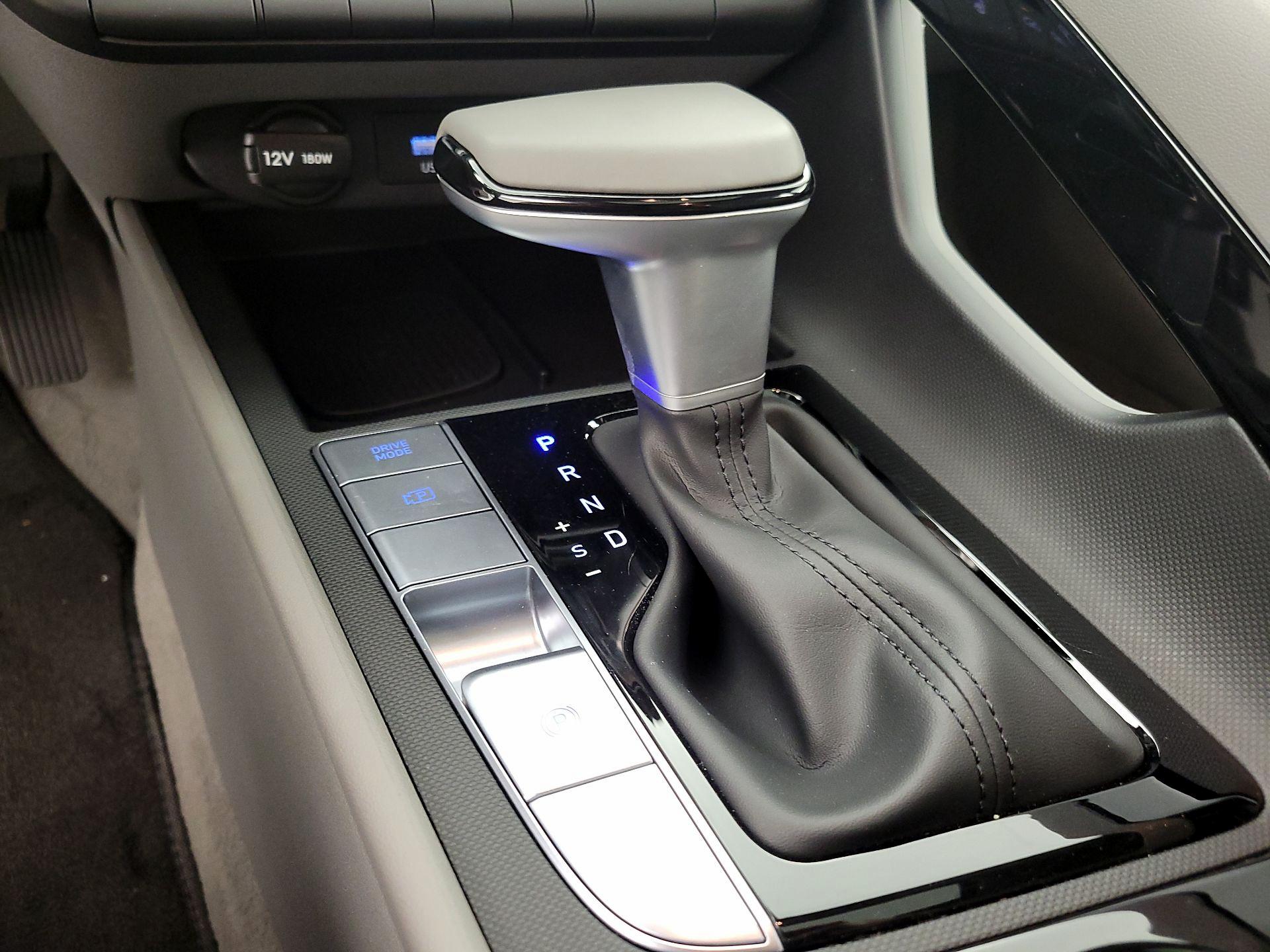 Thumbnail: 2024 Hyundai Elantra - 18