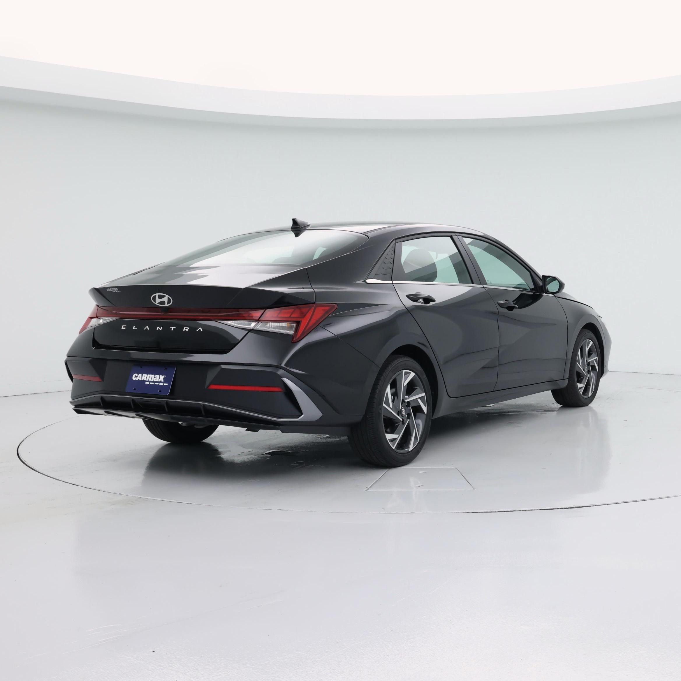 Thumbnail: 2024 Hyundai Elantra - 8