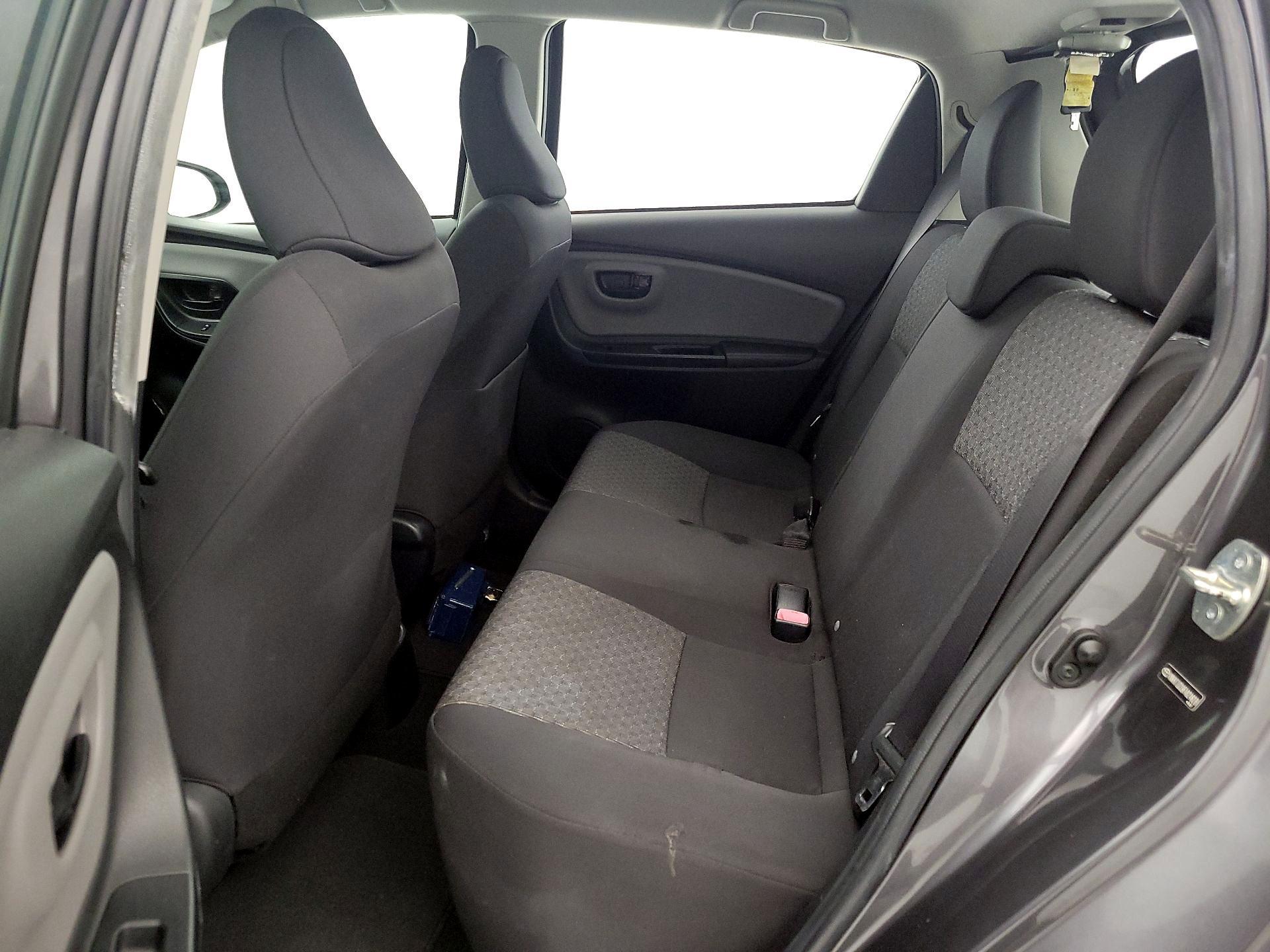 Thumbnail: 2015 Toyota Yaris - 18