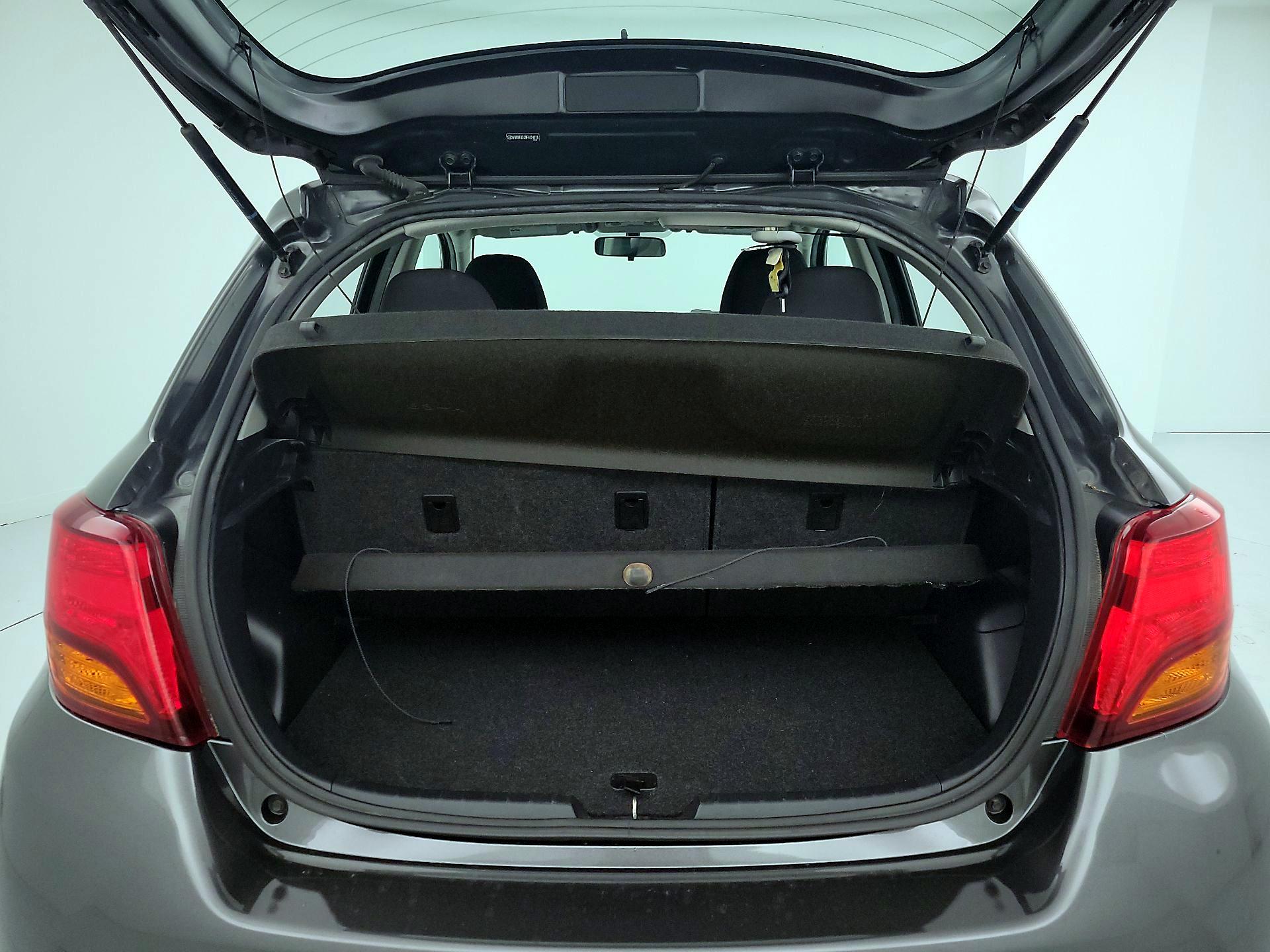 Thumbnail: 2015 Toyota Yaris - 19