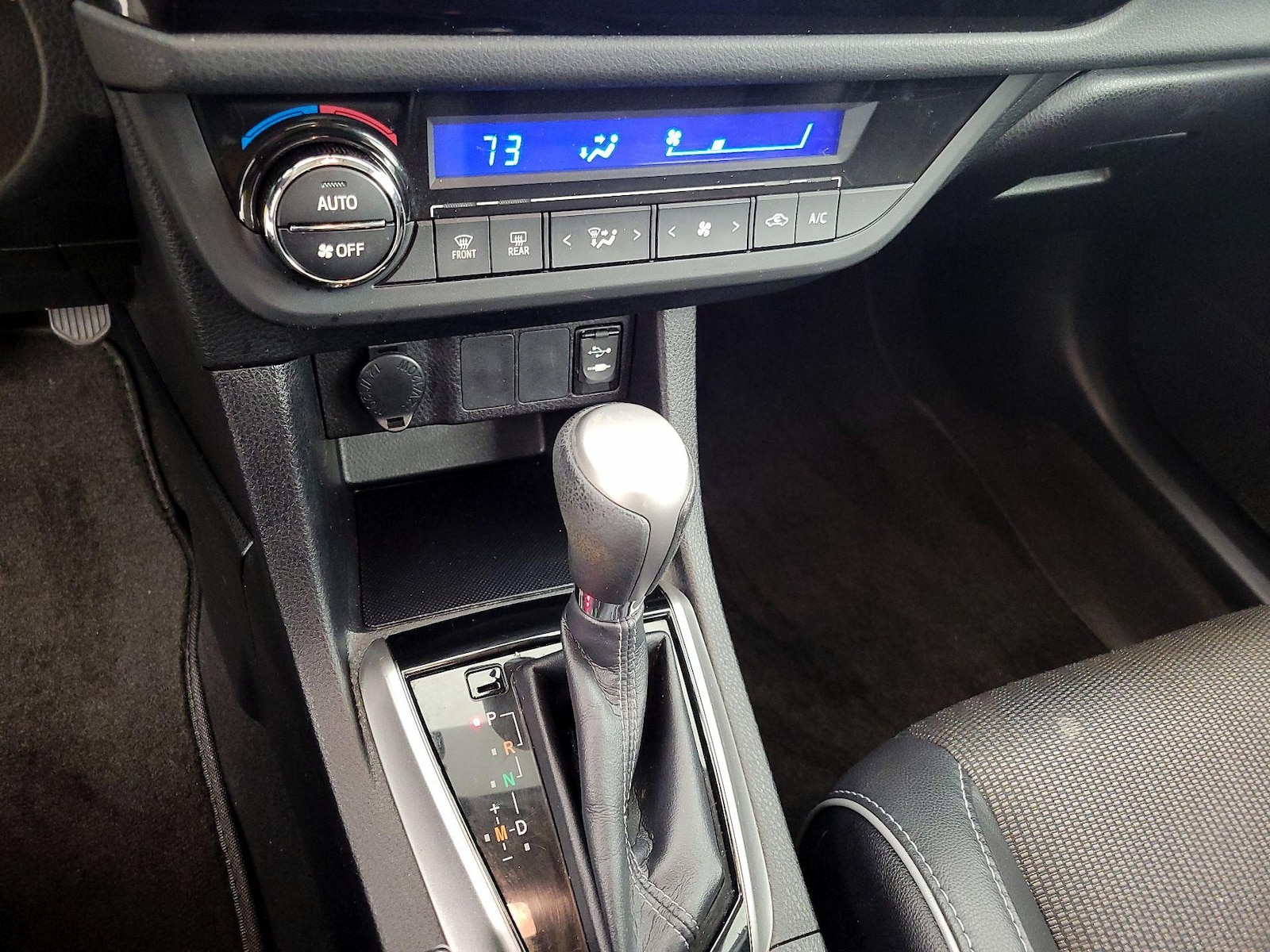 2015 Toyota Corolla S - Photo 17