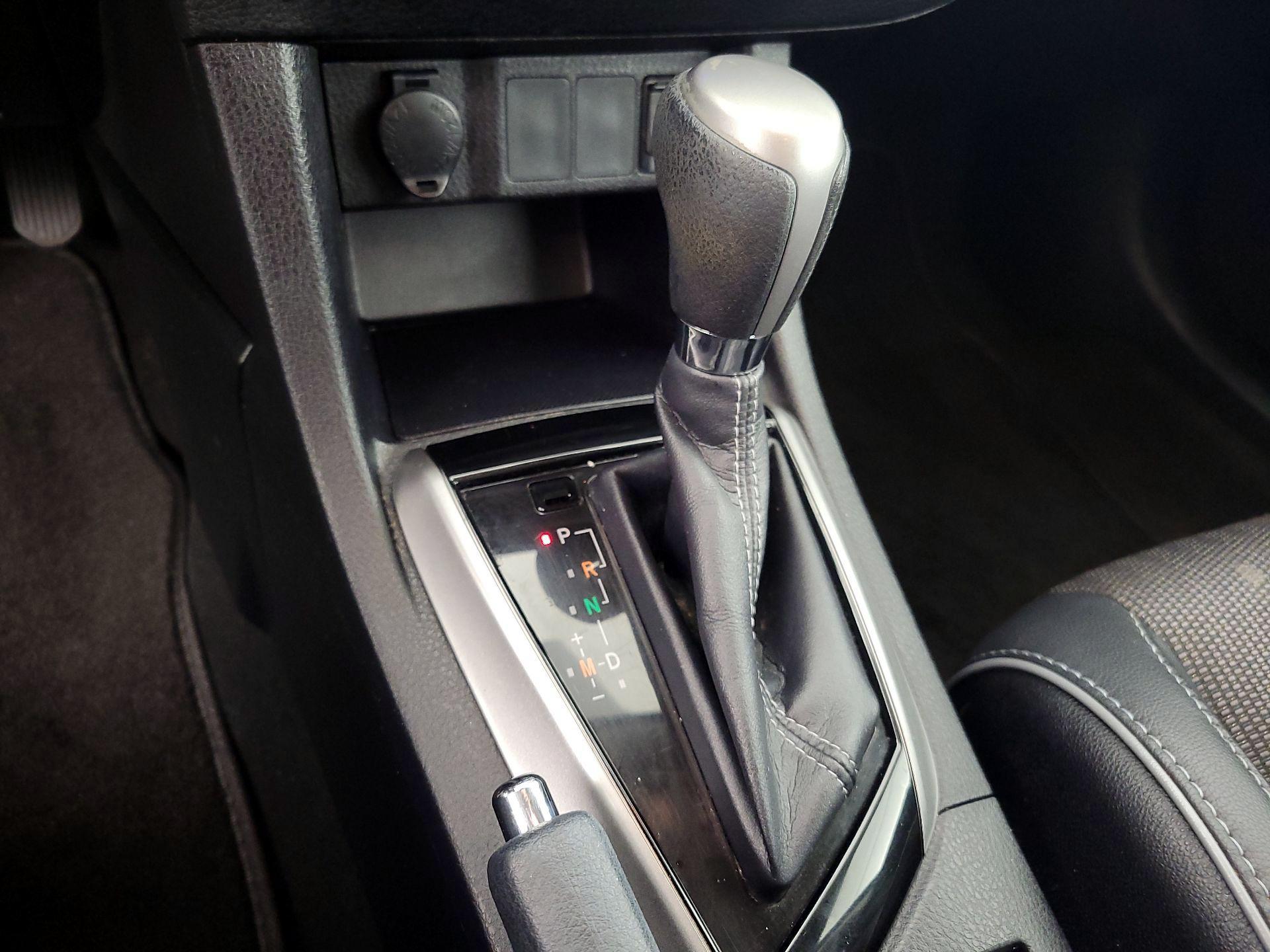 Thumbnail: 2015 Toyota Corolla - 17