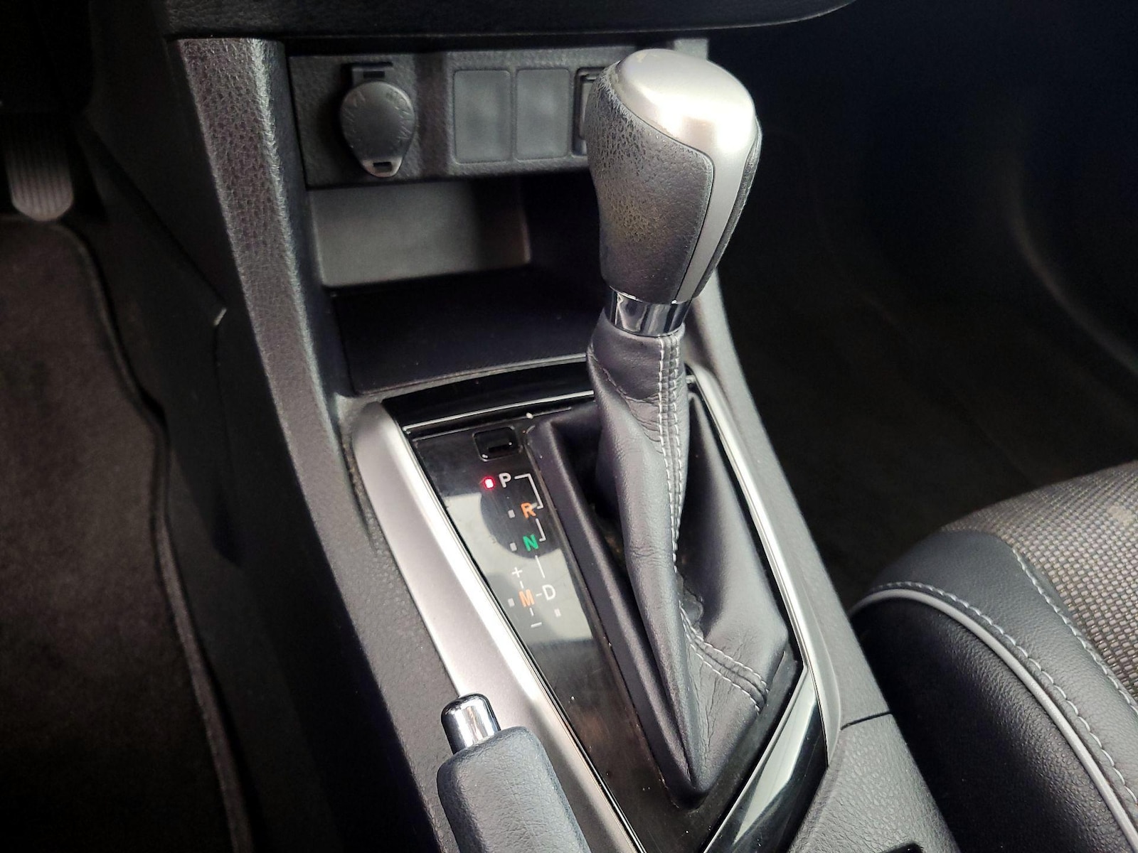 2015 Toyota Corolla S - Photo 18