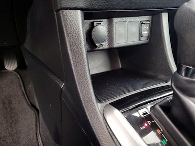 USB/AUX Ports