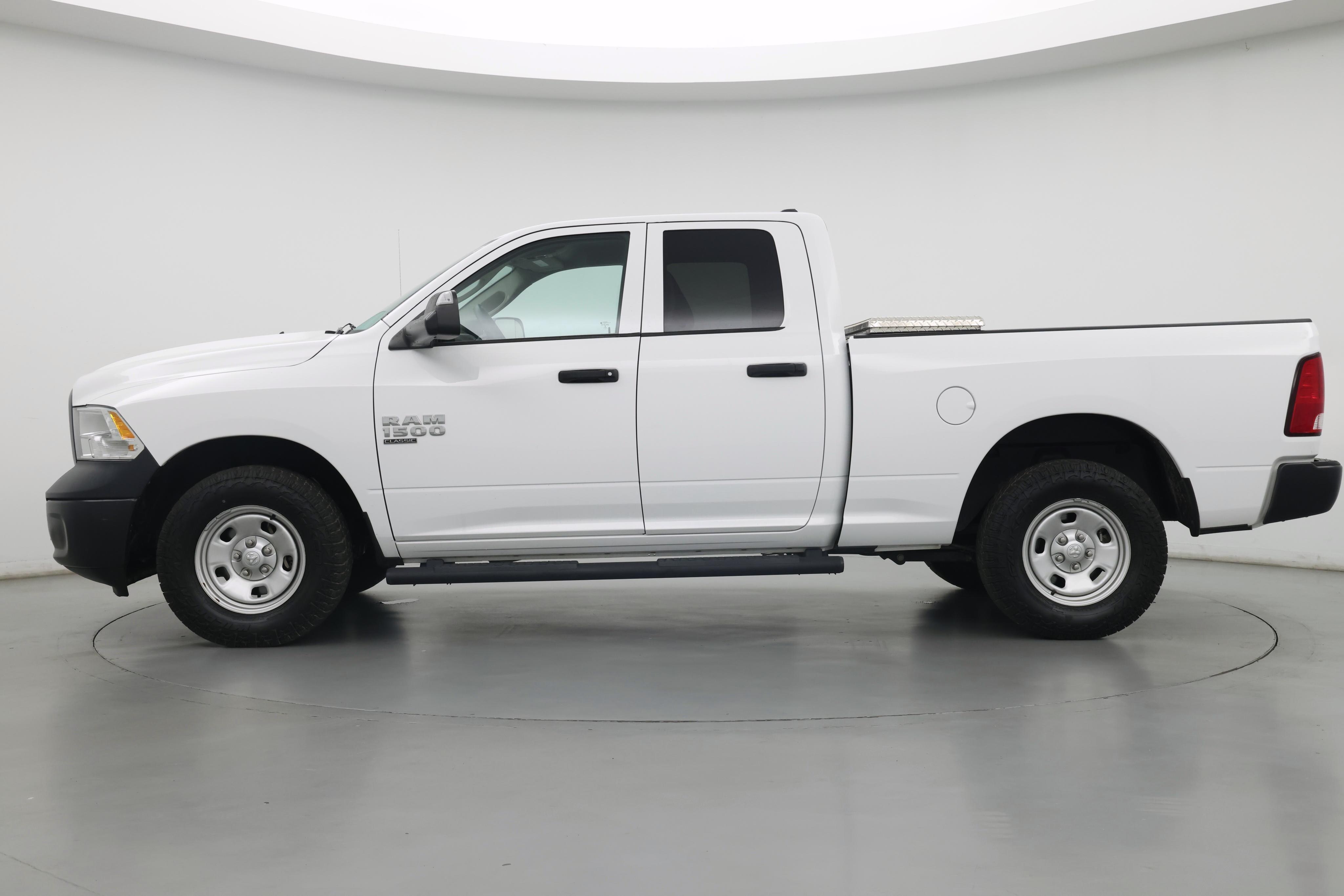 Thumbnail: 2022 RAM 1500 Classic - 3