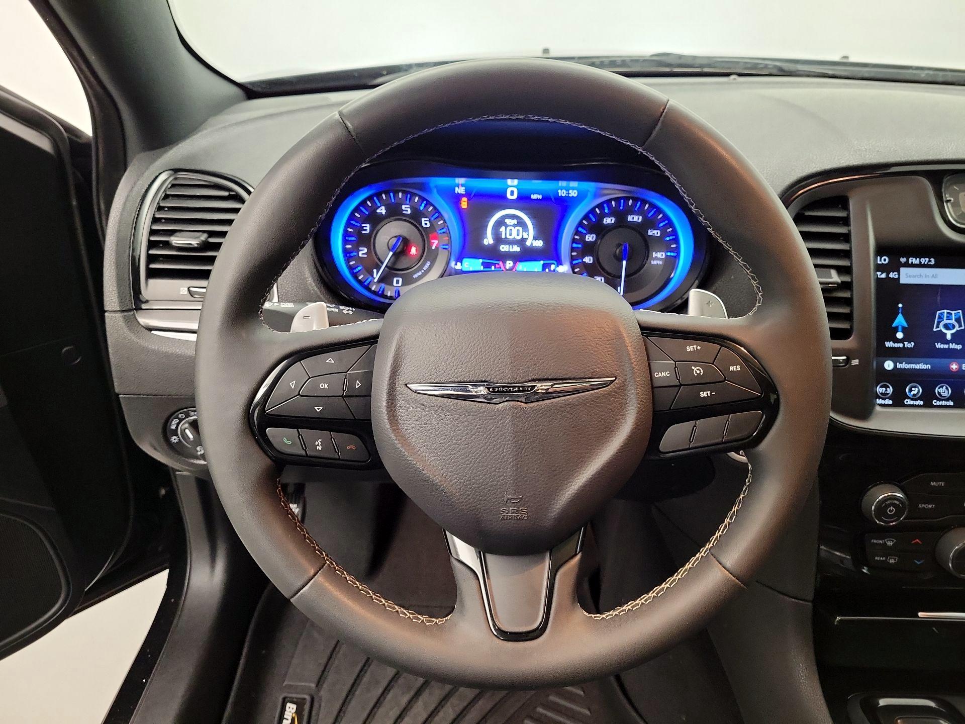 Thumbnail: 2023 Chrysler 300 - 10