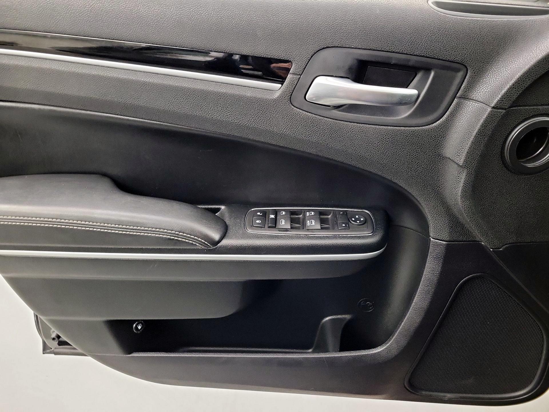 Thumbnail: 2023 Chrysler 300 - 12