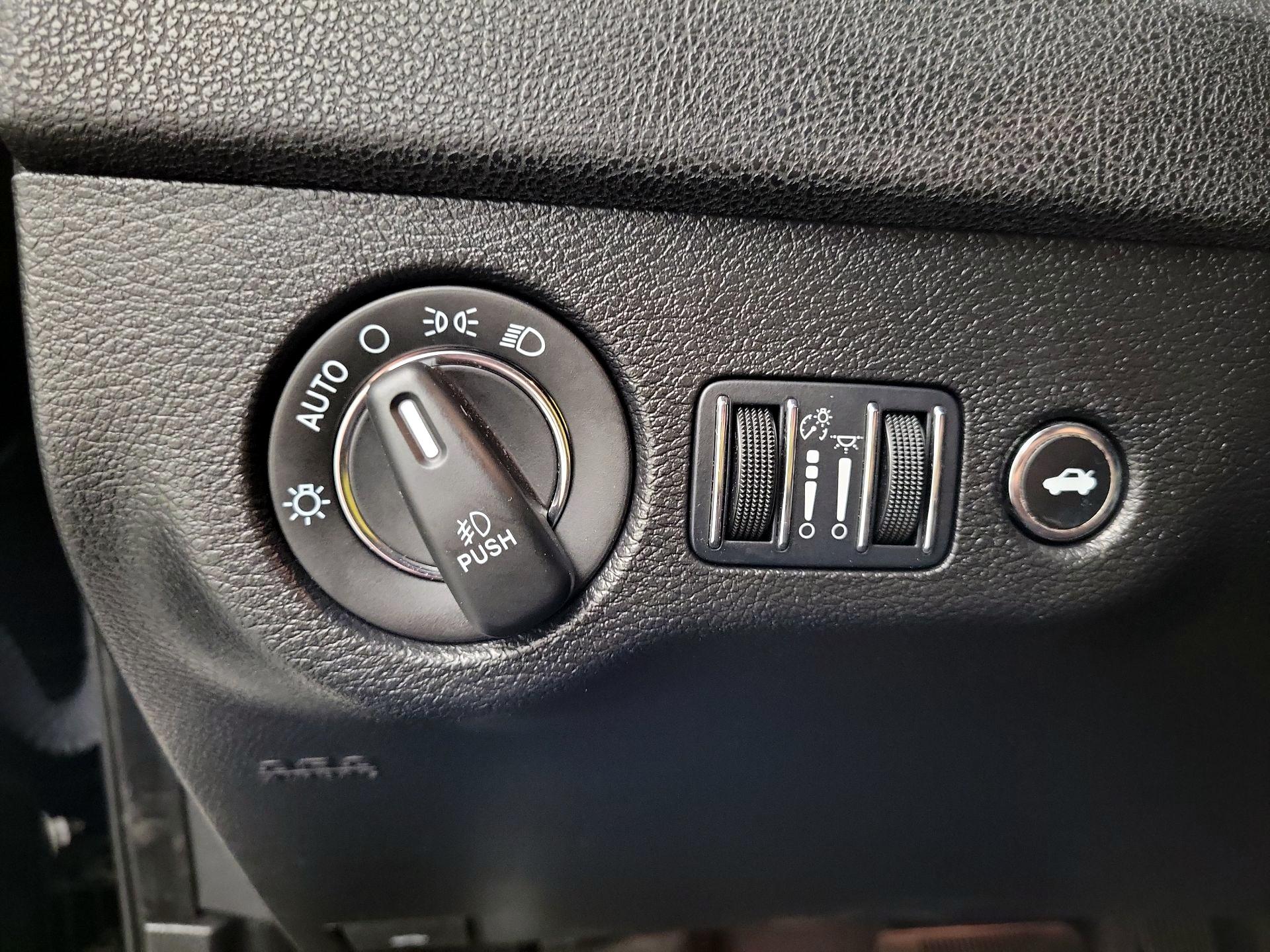 Thumbnail: 2023 Chrysler 300 - 13