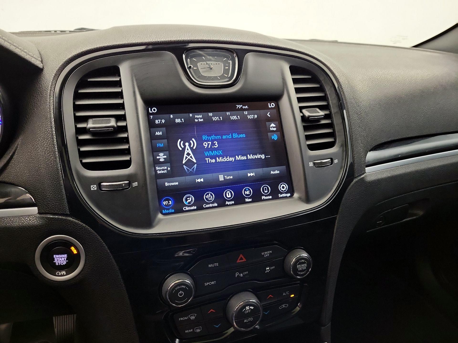 Thumbnail: 2023 Chrysler 300 - 16