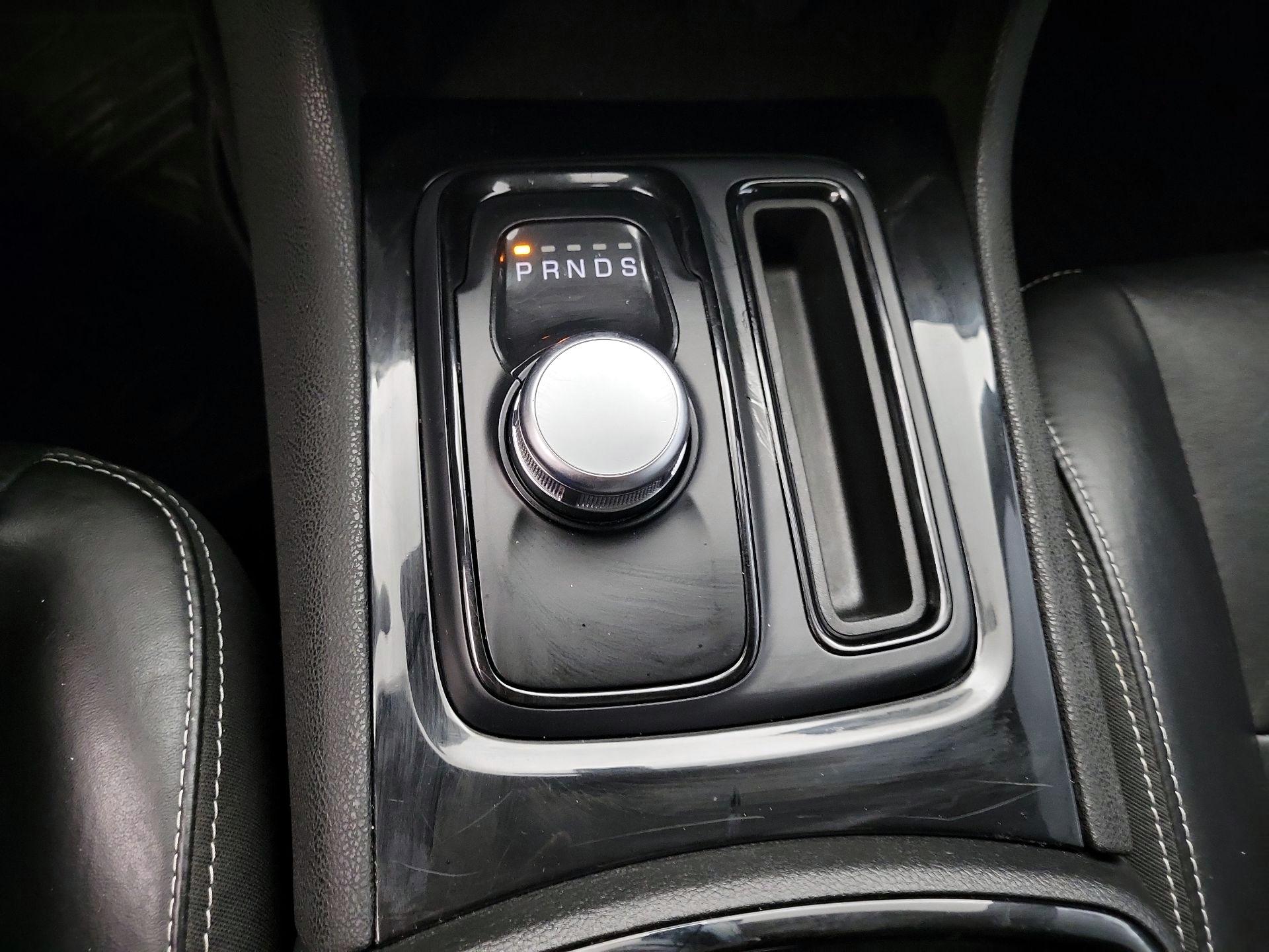 Thumbnail: 2023 Chrysler 300 - 18