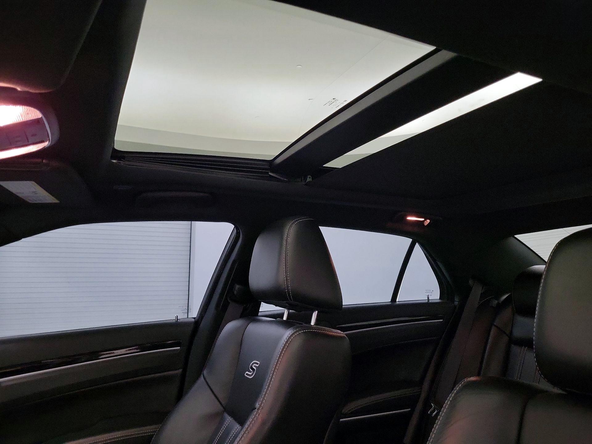 Thumbnail: 2023 Chrysler 300 - 20