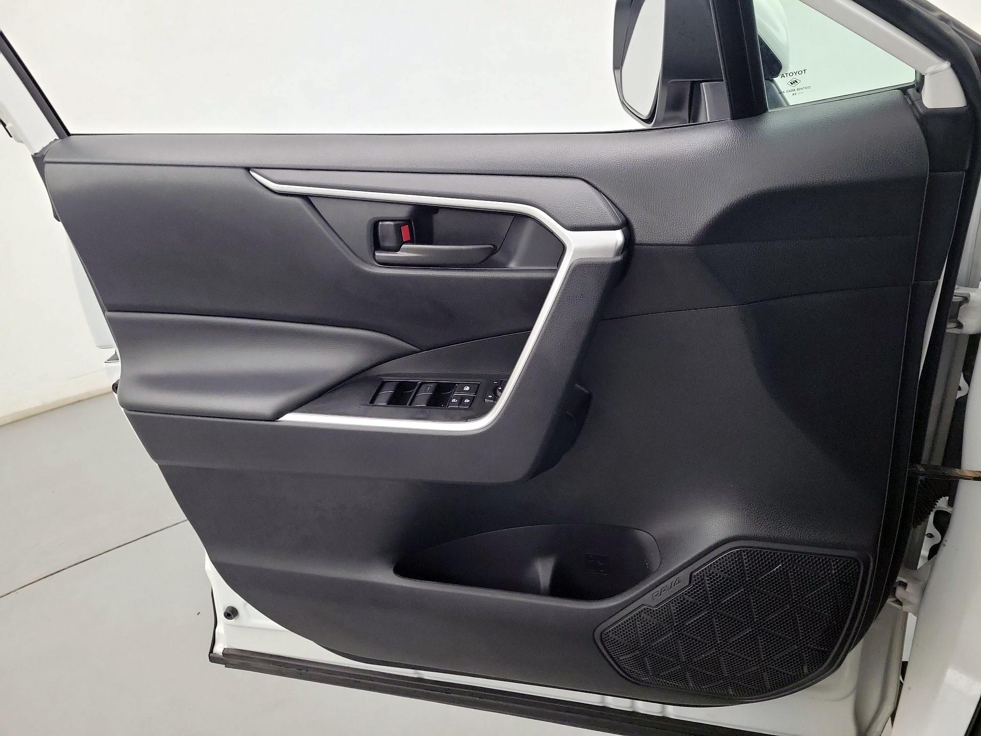 Thumbnail: 2024 Toyota RAV4 - 12