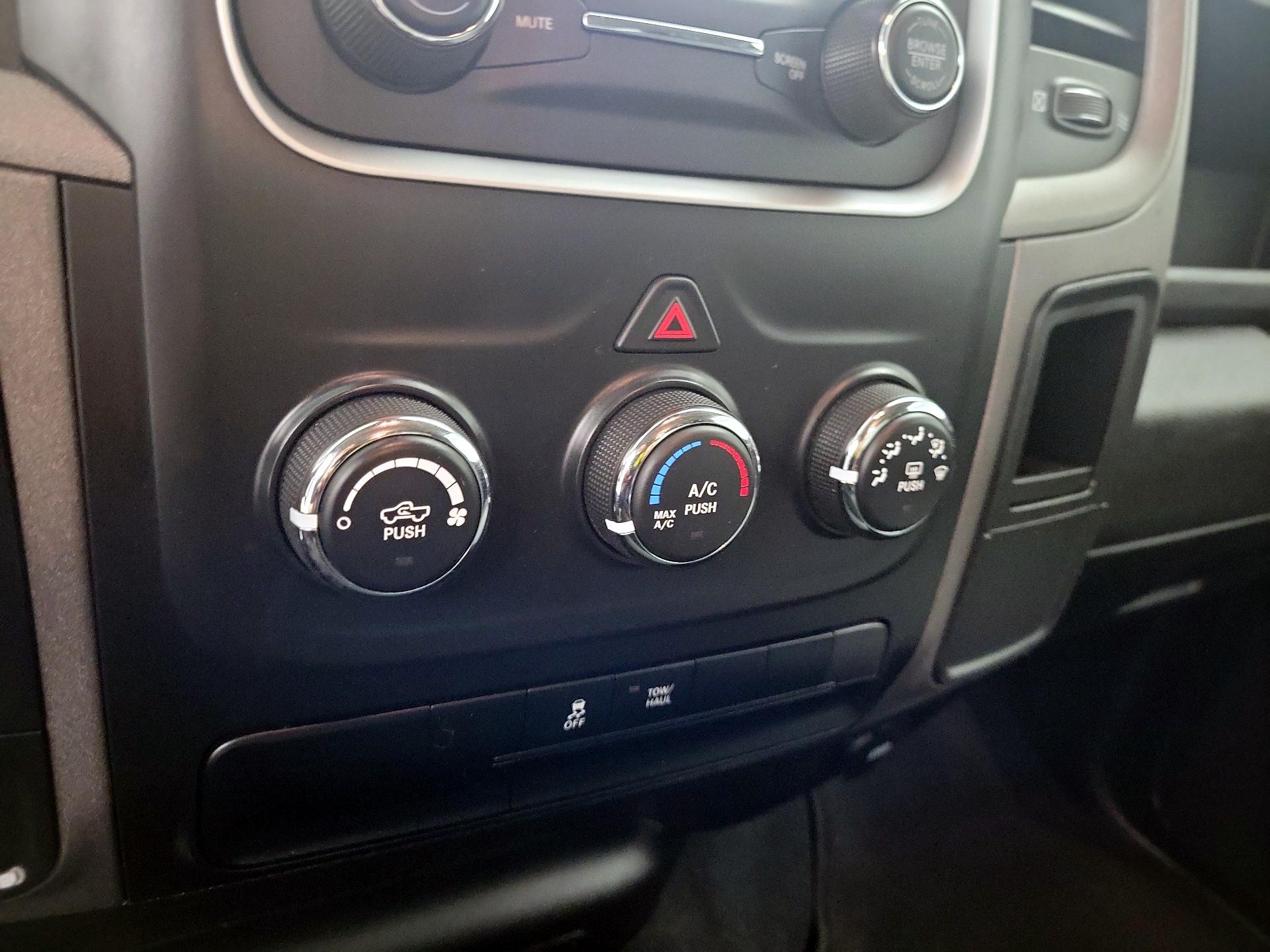 Thumbnail: 2023 RAM 1500 Classic - 16