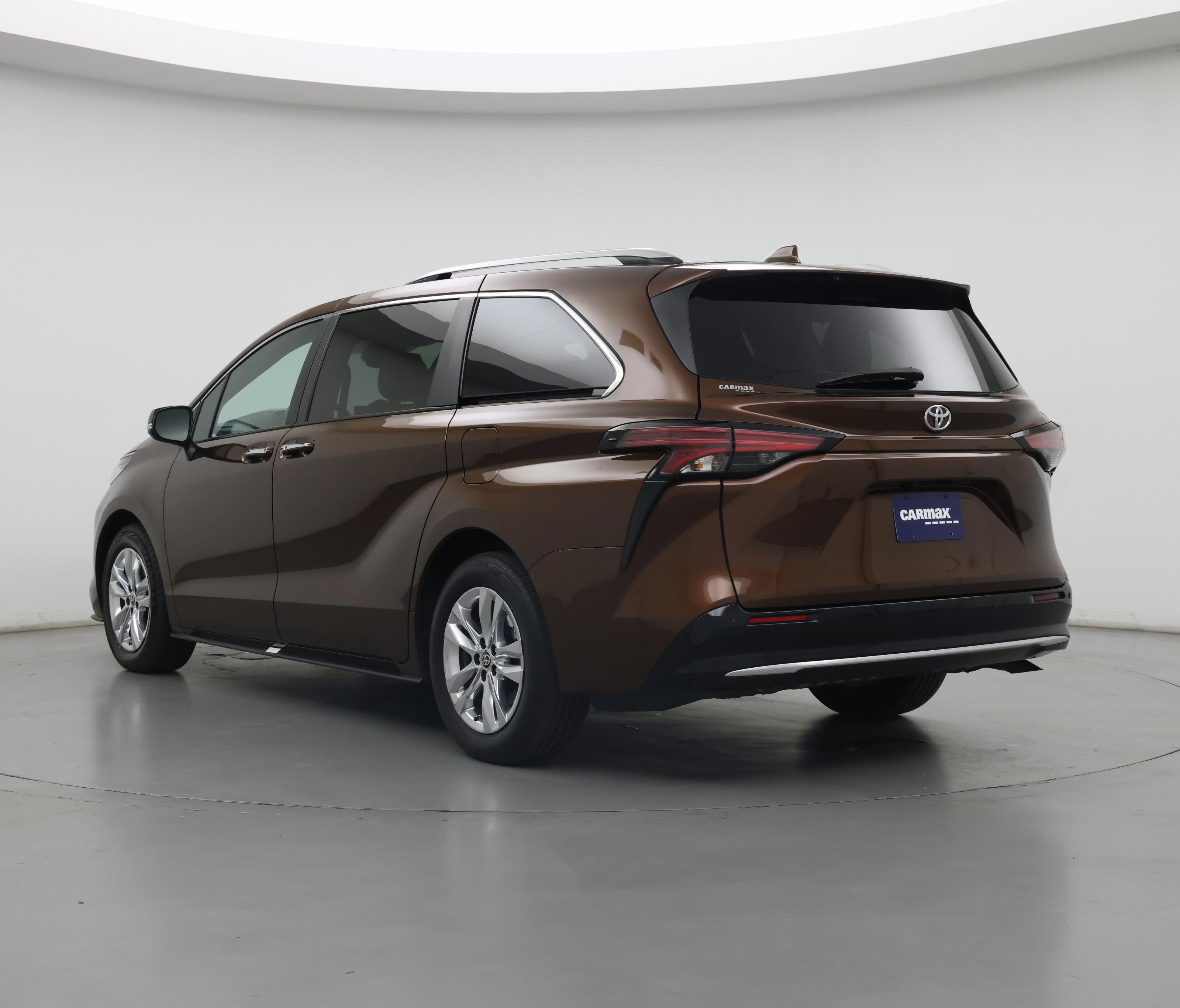 Thumbnail: 2022 Toyota Sienna - 2