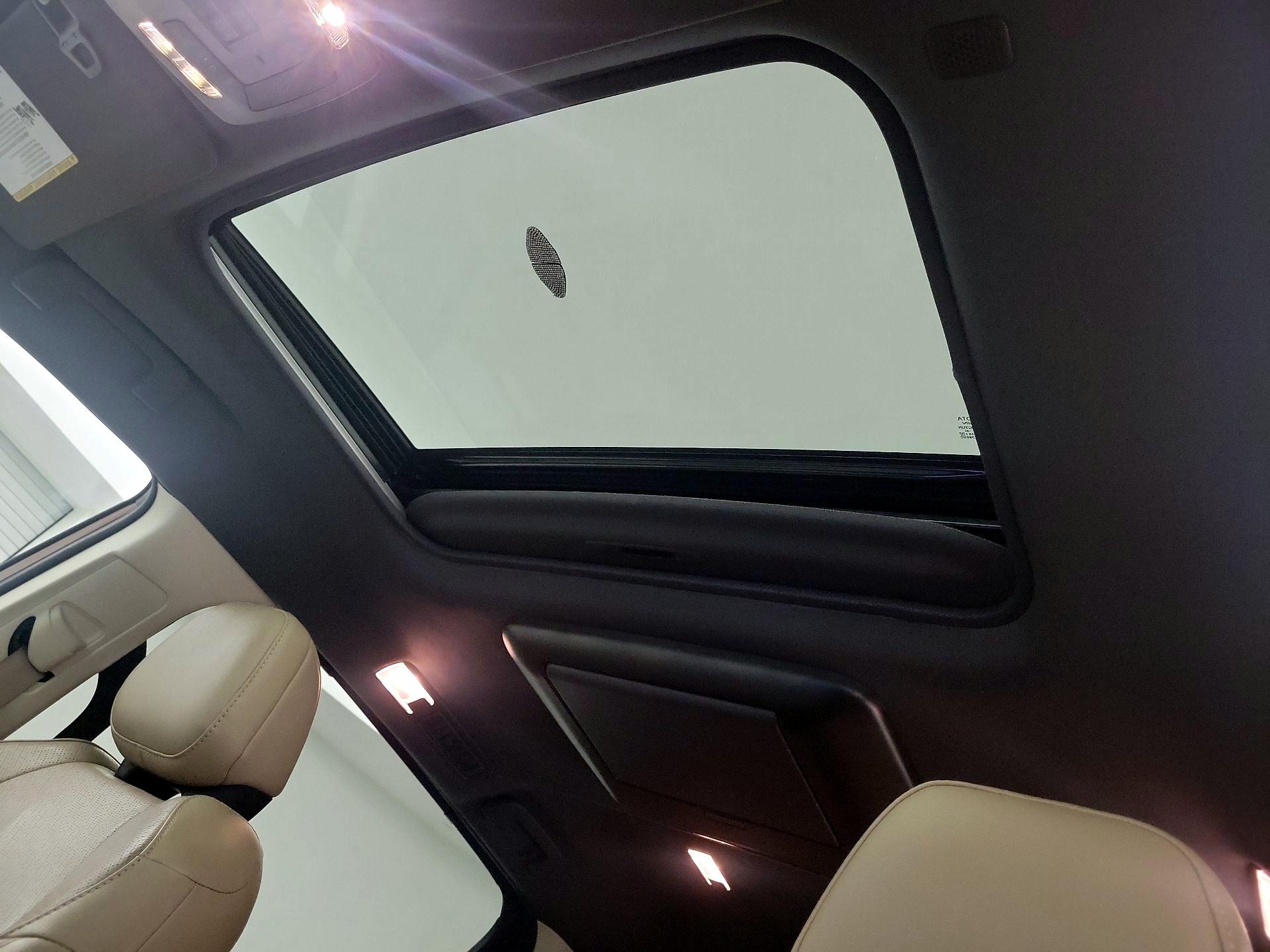 Thumbnail: 2022 Toyota Sienna - 20