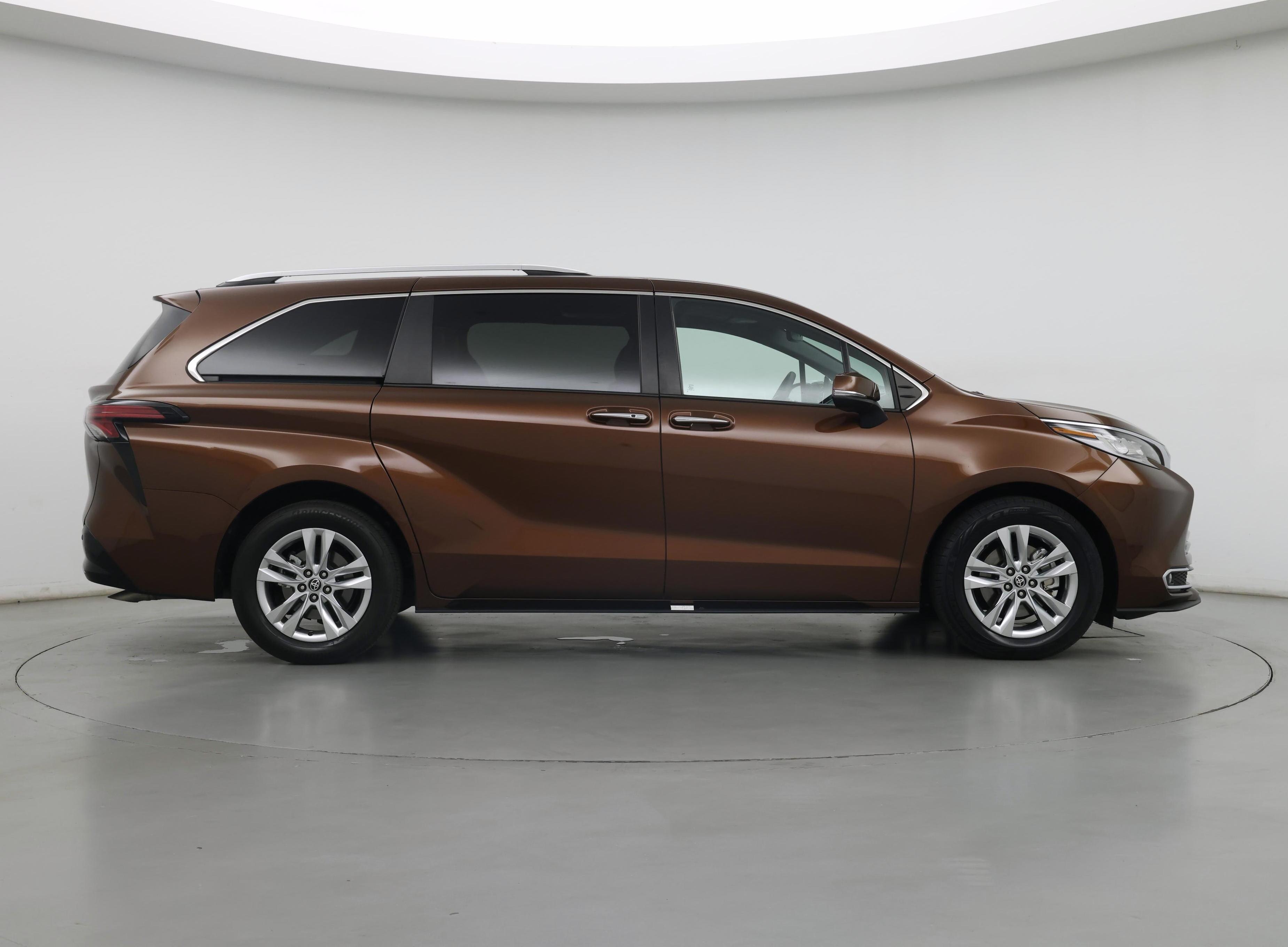 Thumbnail: 2022 Toyota Sienna - 7