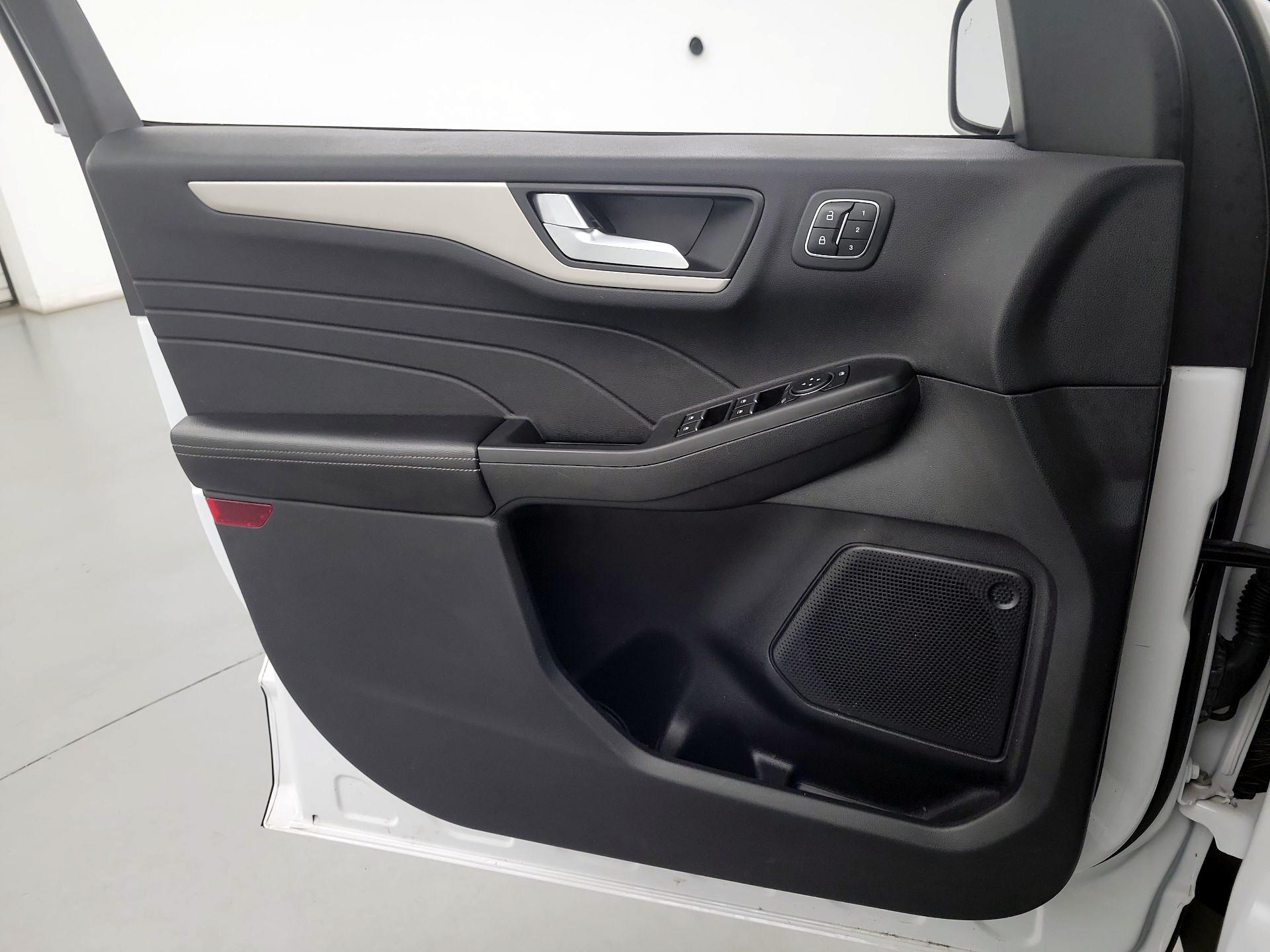 Thumbnail: 2022 Ford Escape - 12